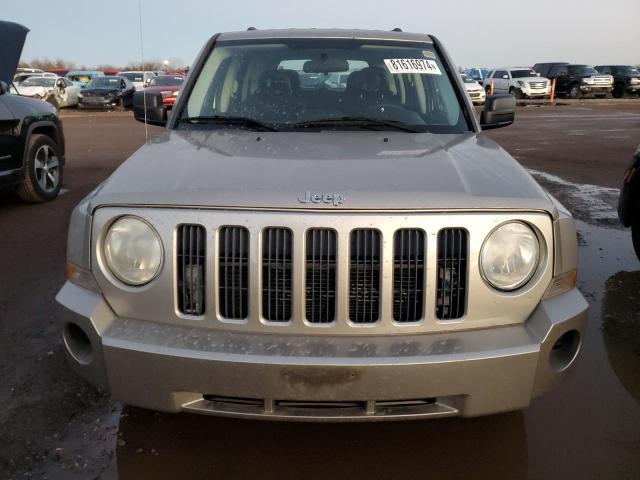 Photo 4 VIN: 1J4FT28B69D135003 - JEEP PATRIOT SP 