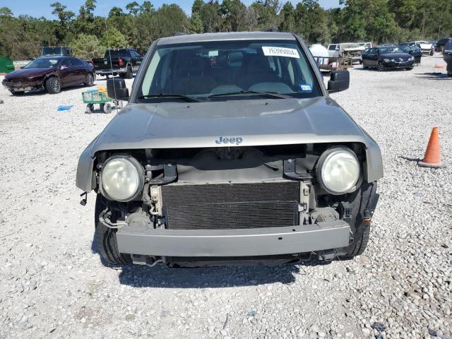 Photo 4 VIN: 1J4FT28B79D195498 - JEEP PATRIOT SP 