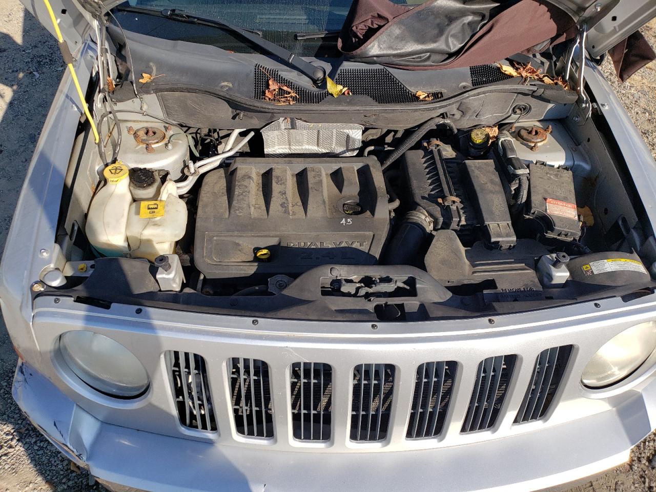 Photo 11 VIN: 1J4FT28B89D126447 - JEEP LIBERTY (PATRIOT) 