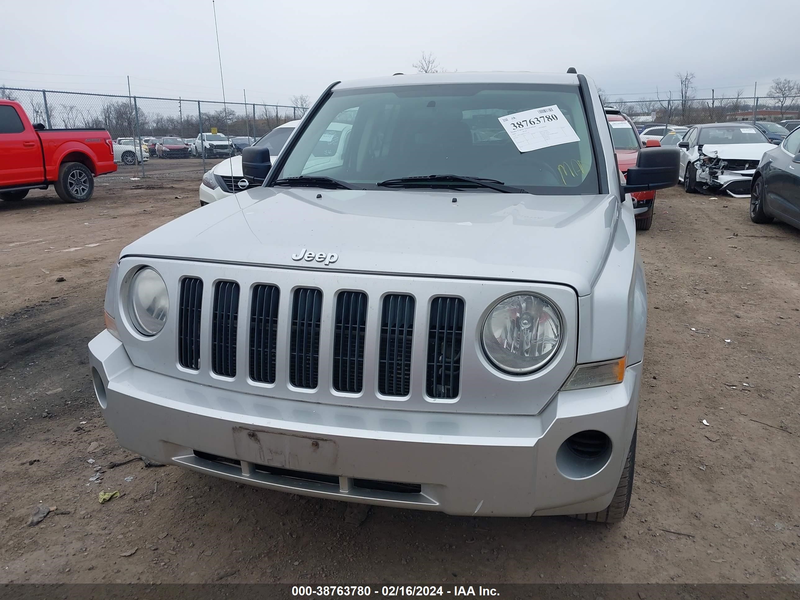 Photo 11 VIN: 1J4FT28B89D221350 - JEEP LIBERTY (PATRIOT) 