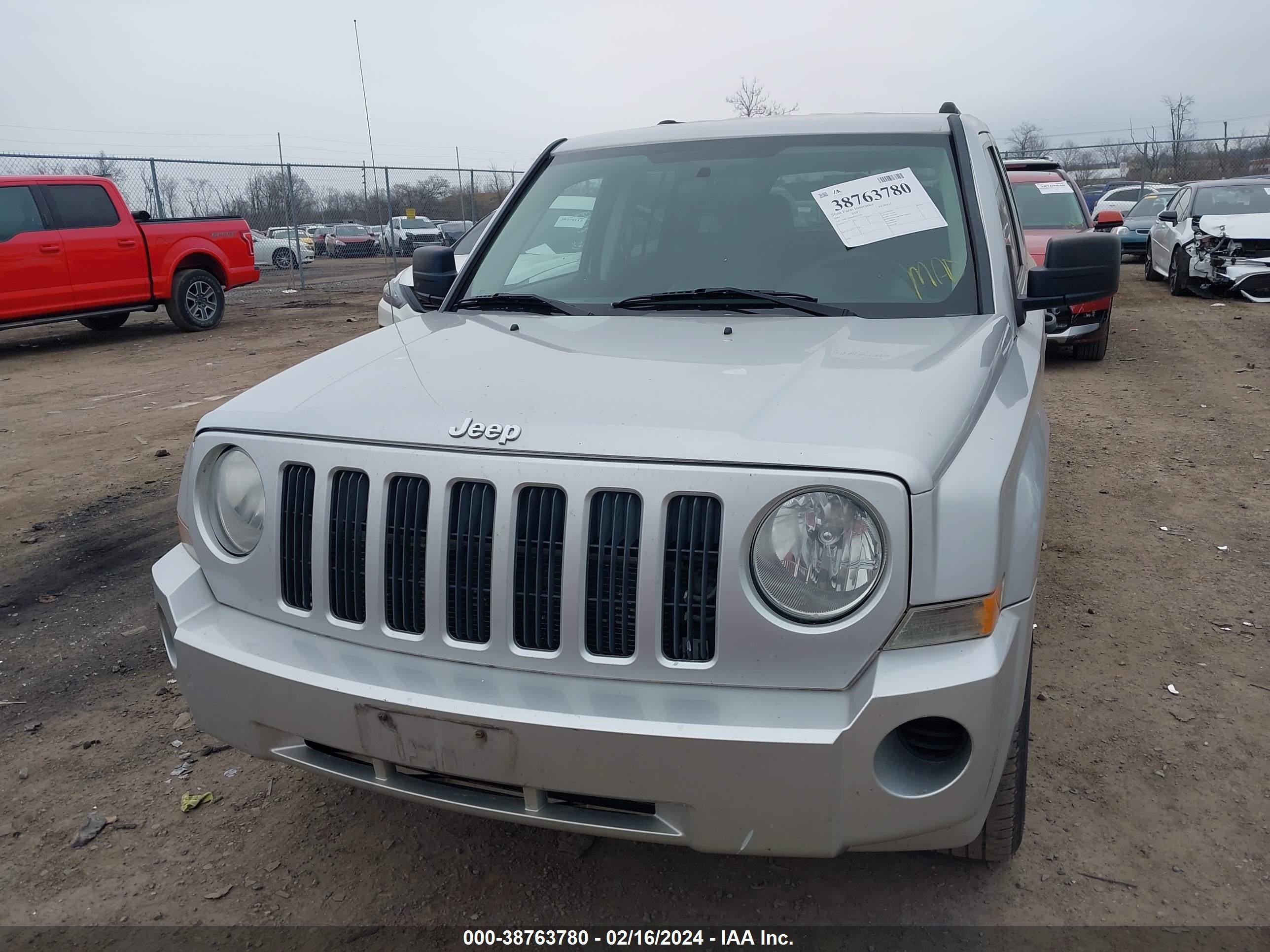 Photo 5 VIN: 1J4FT28B89D221350 - JEEP LIBERTY (PATRIOT) 