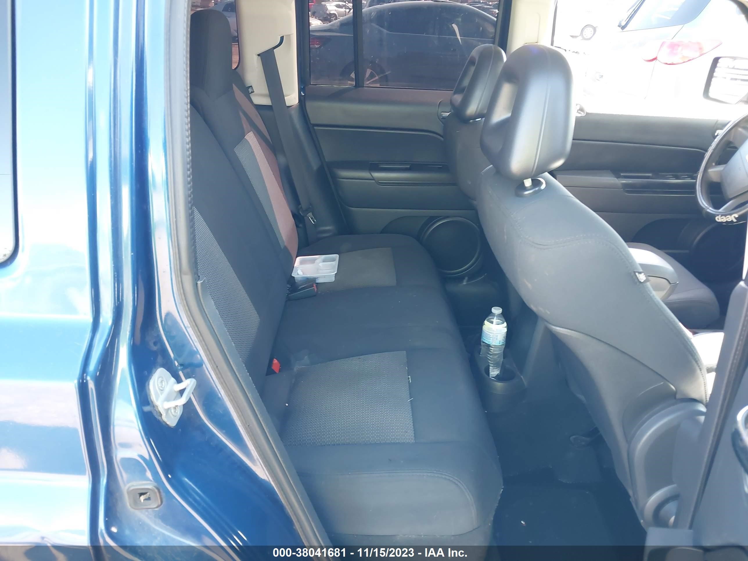 Photo 7 VIN: 1J4FT28BX9D178453 - JEEP LIBERTY (PATRIOT) 