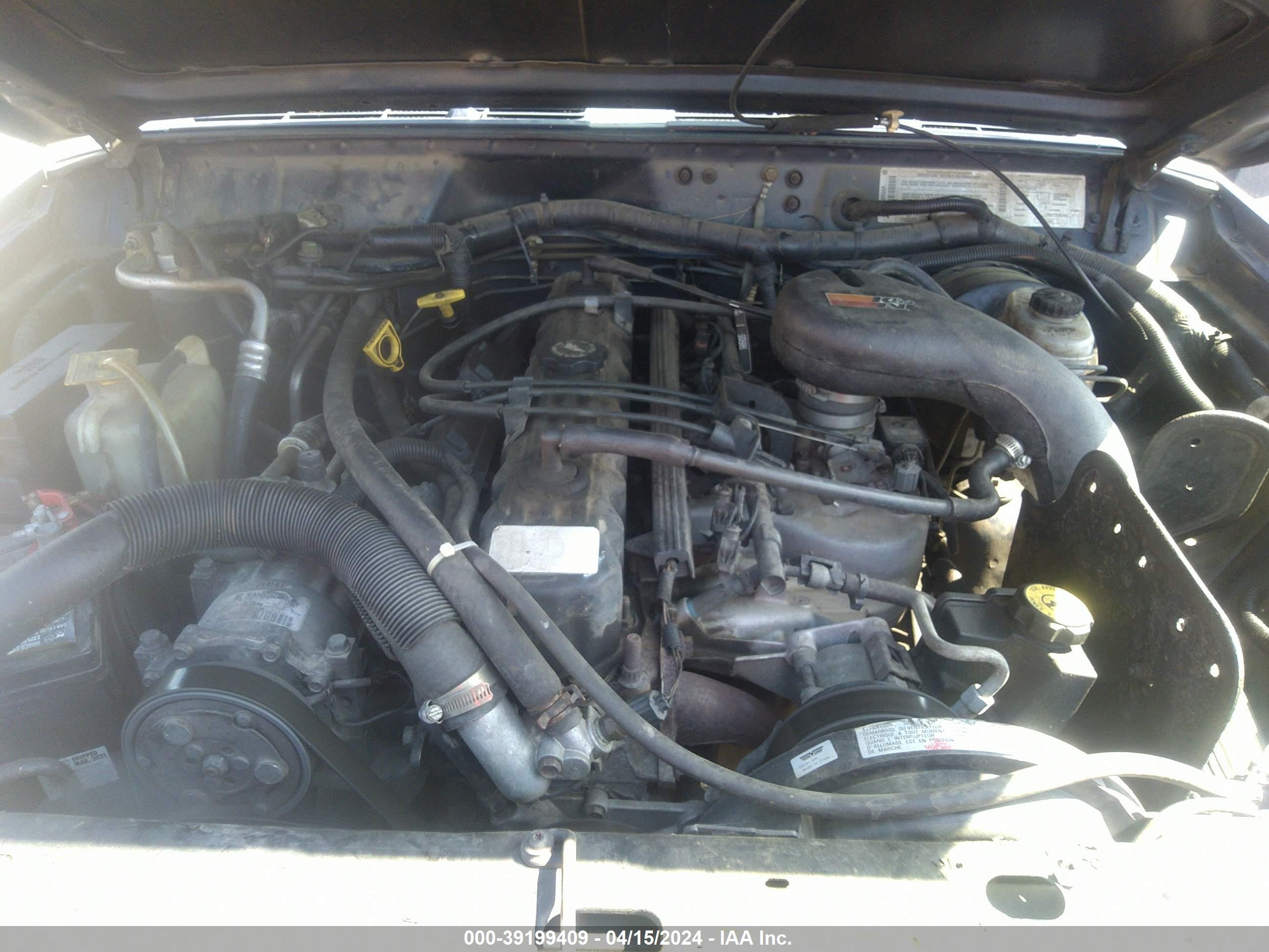 Photo 9 VIN: 1J4FT28S7YL124600 - JEEP CHEROKEE 