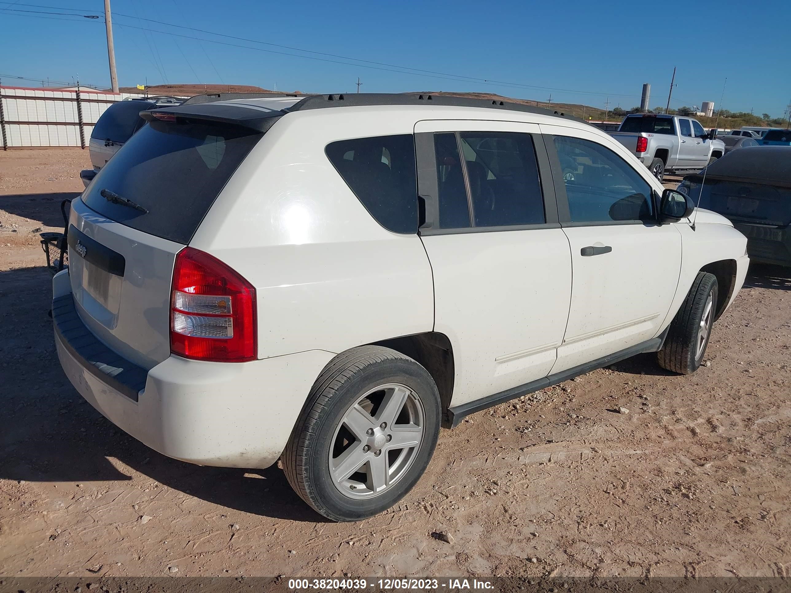 Photo 3 VIN: 1J4FT47A29D189273 - JEEP COMPASS 