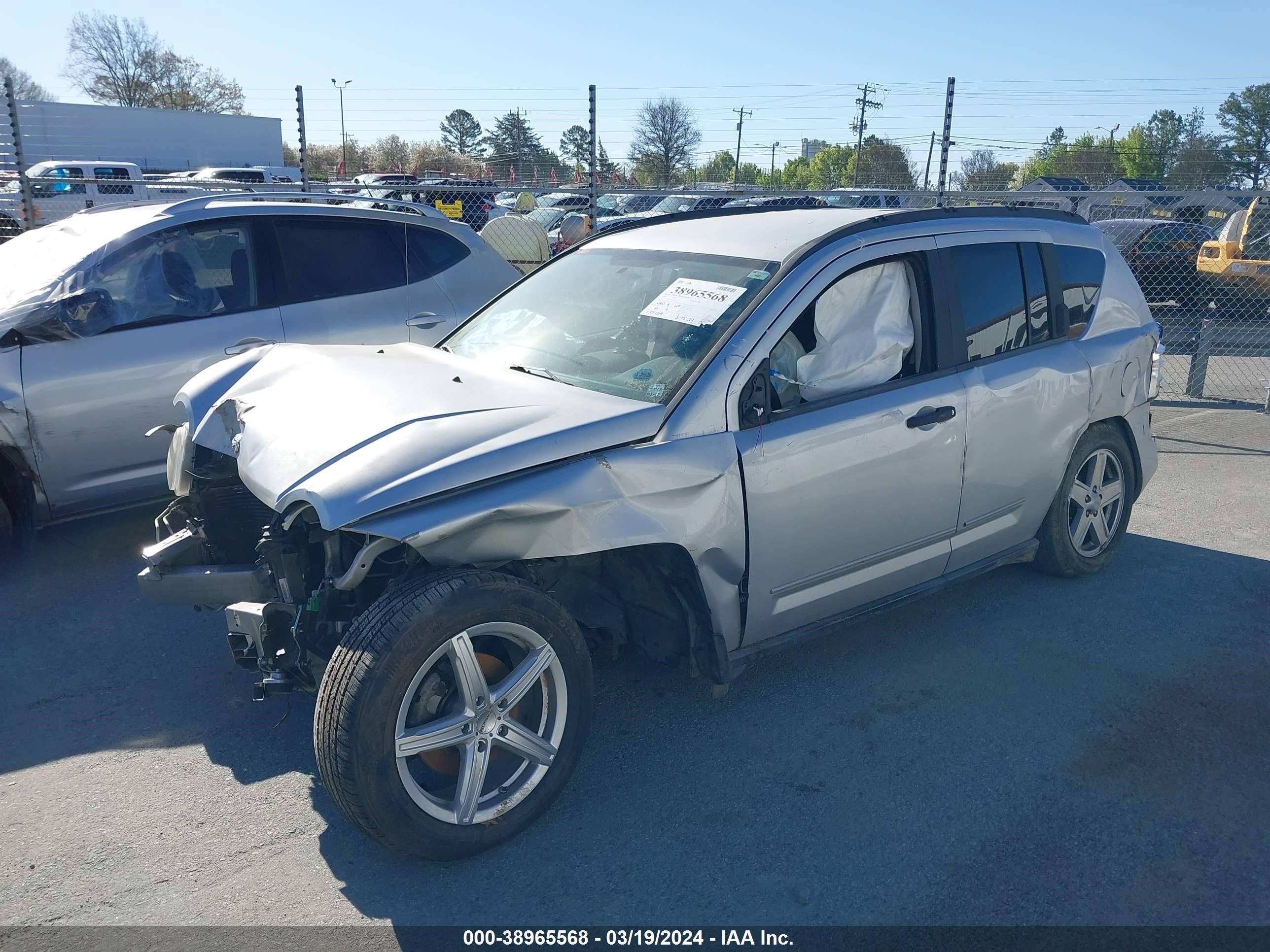 Photo 1 VIN: 1J4FT47A69D234330 - JEEP COMPASS 