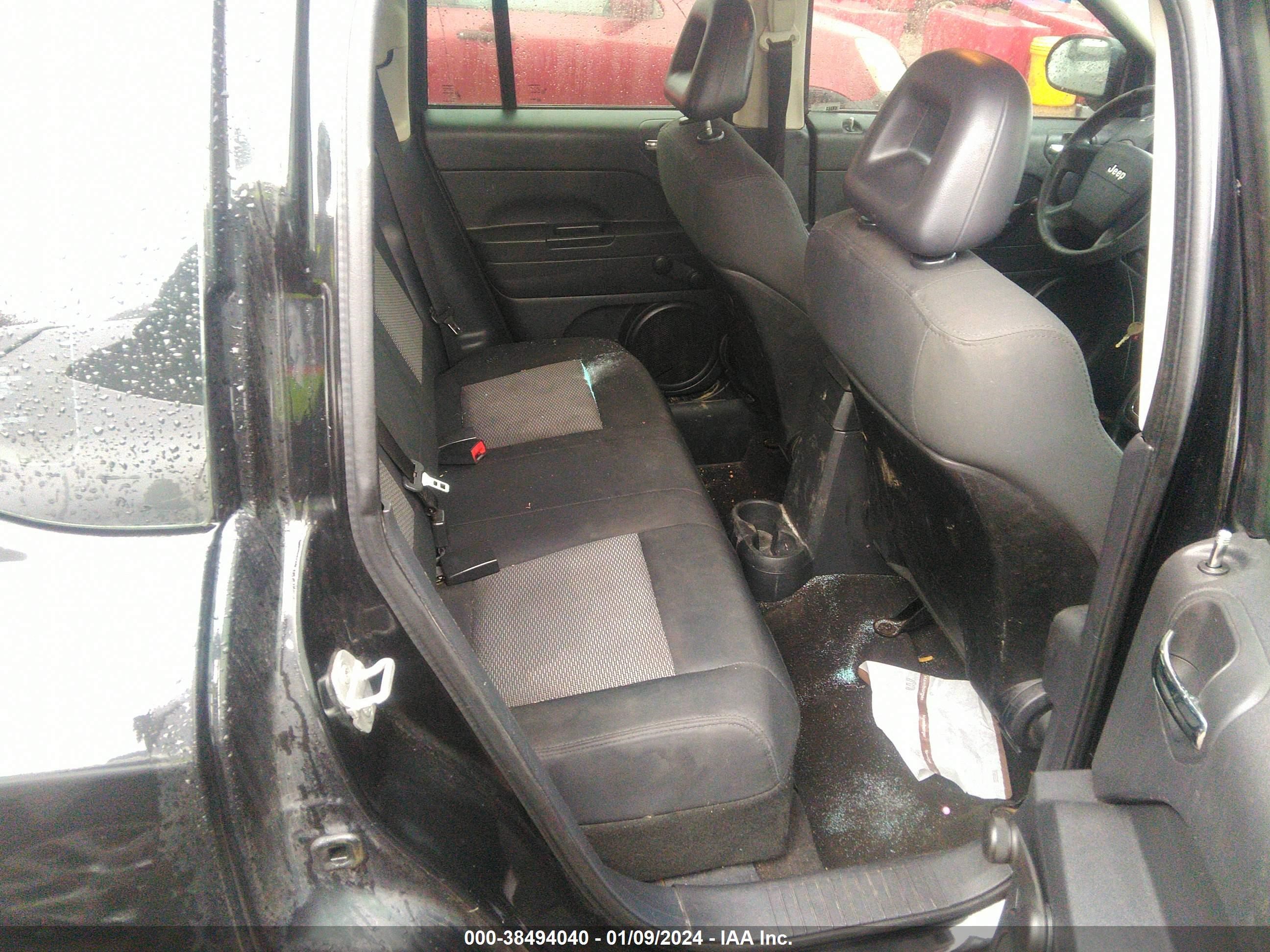 Photo 7 VIN: 1J4FT47A89D234510 - JEEP COMPASS 