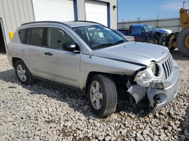 Photo 3 VIN: 1J4FT47B09D117335 - JEEP COMPASS 