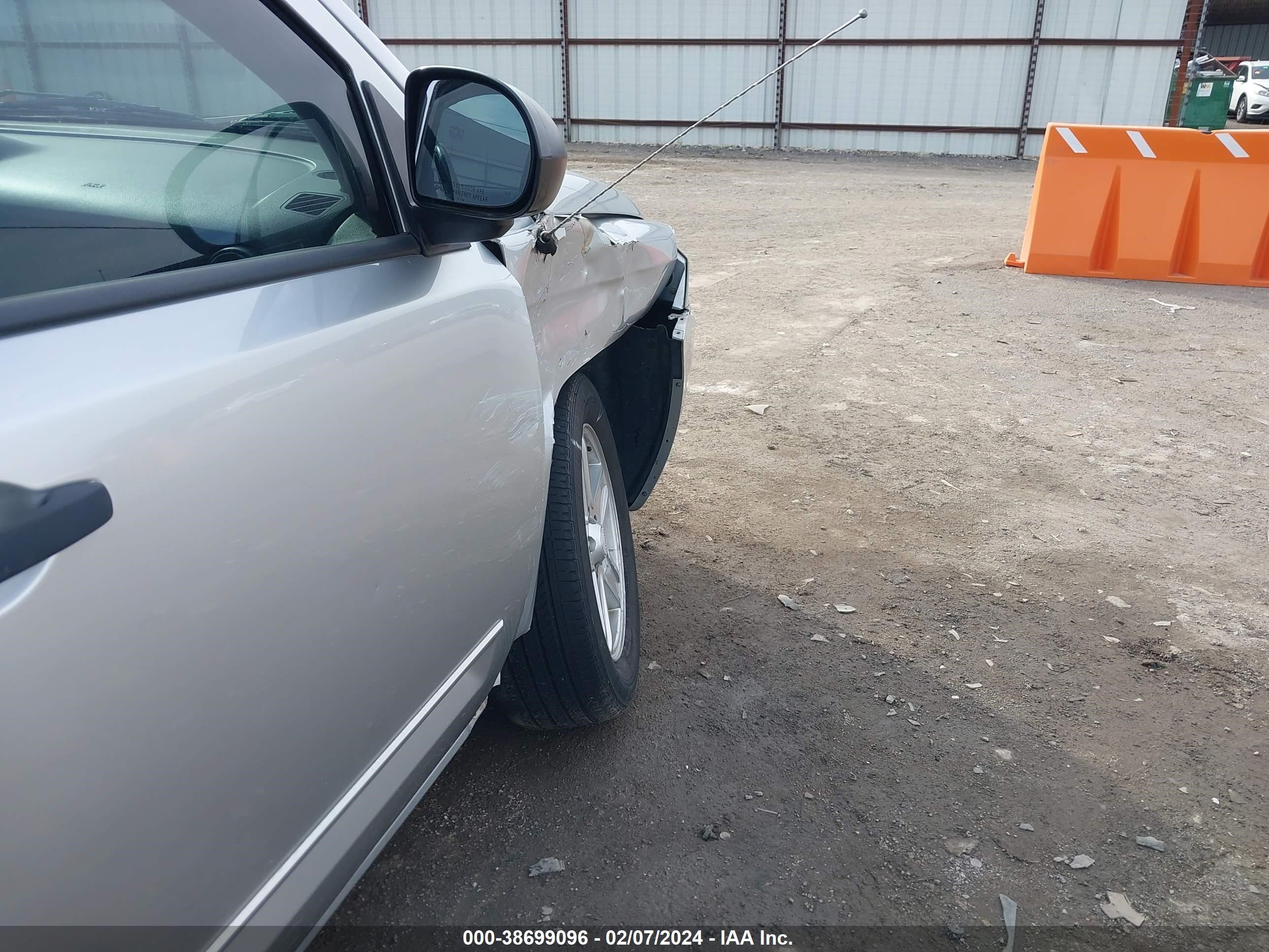 Photo 18 VIN: 1J4FT47B39D134128 - JEEP COMPASS 