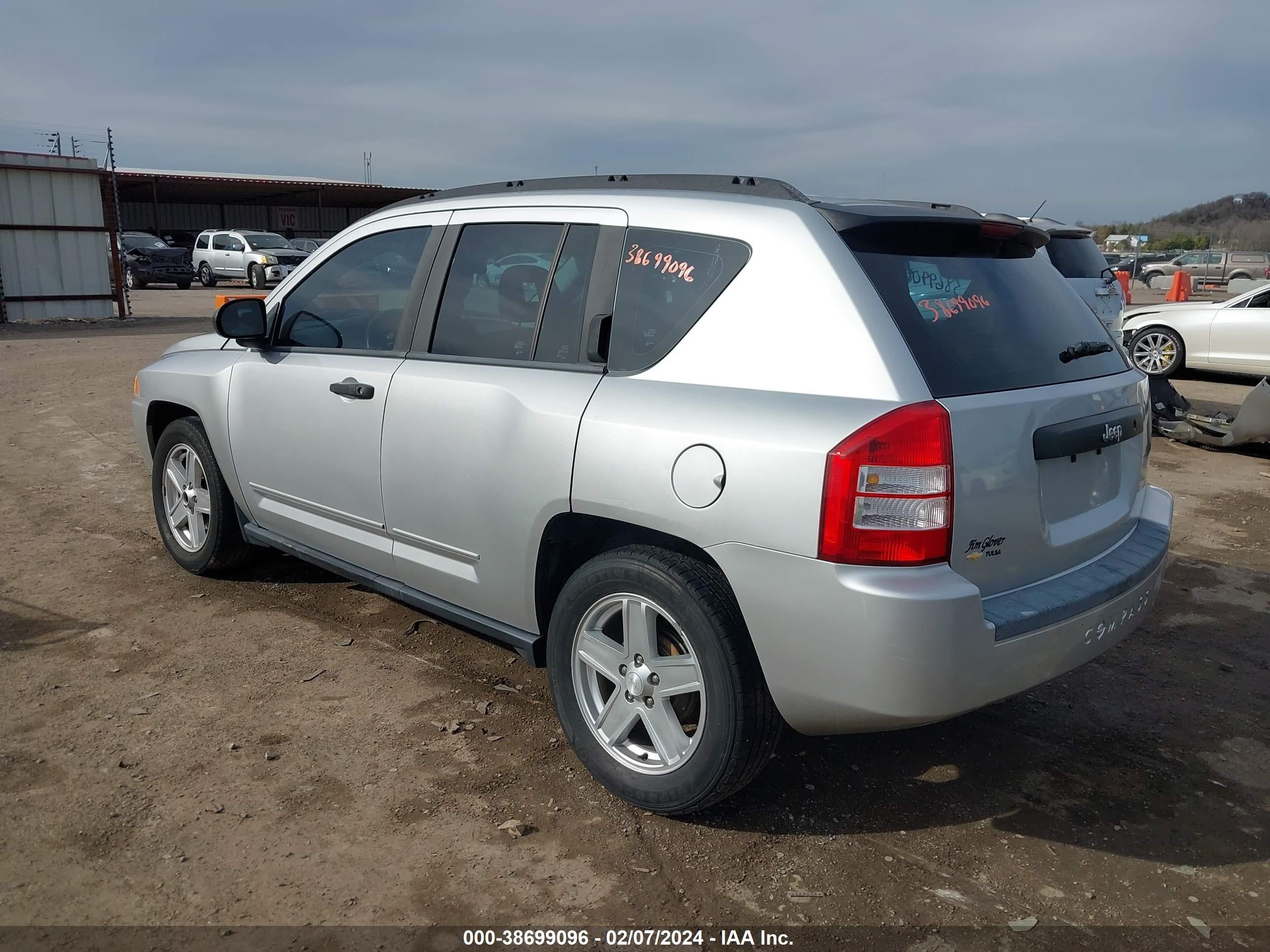 Photo 2 VIN: 1J4FT47B39D134128 - JEEP COMPASS 