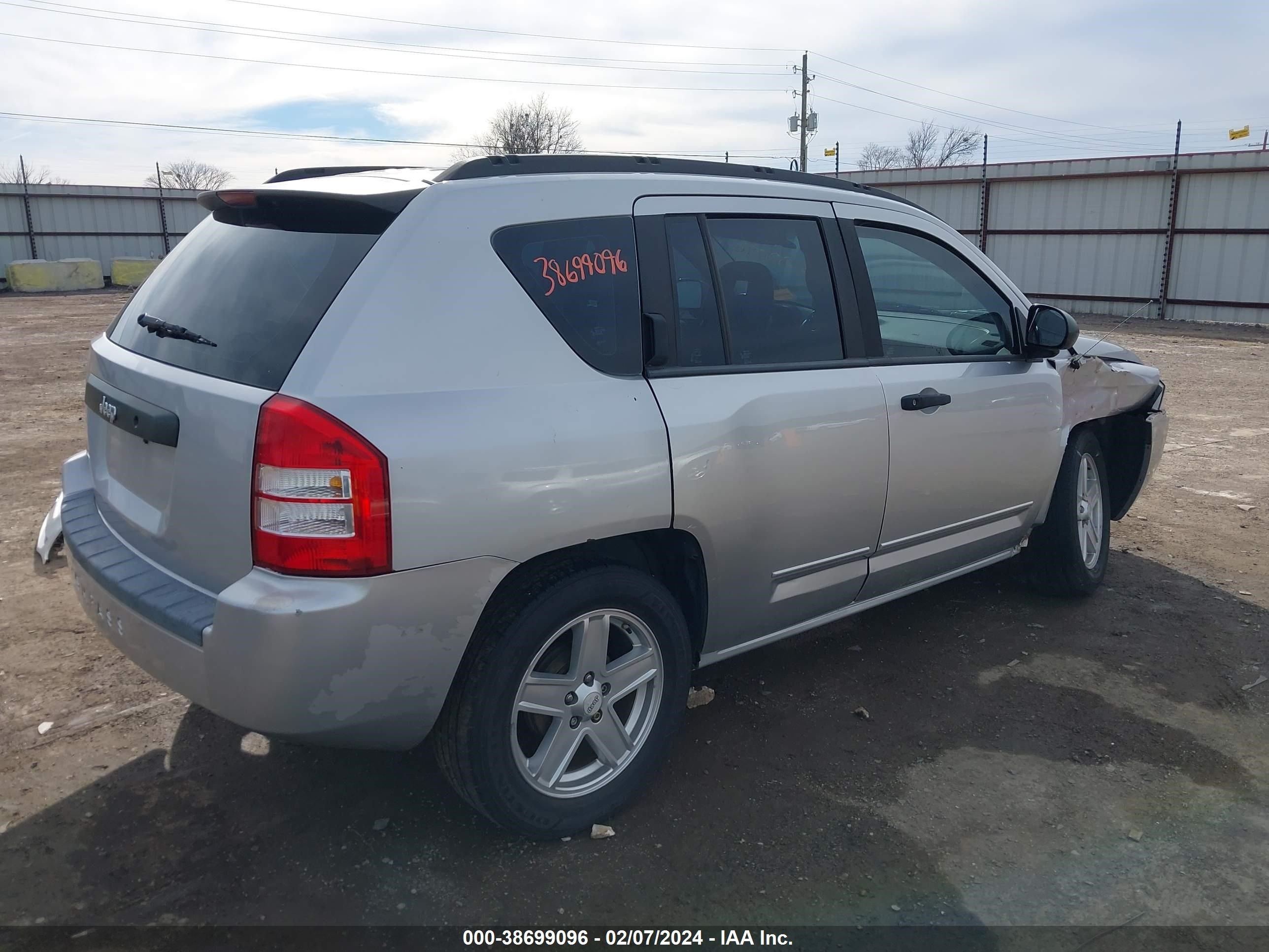 Photo 3 VIN: 1J4FT47B39D134128 - JEEP COMPASS 