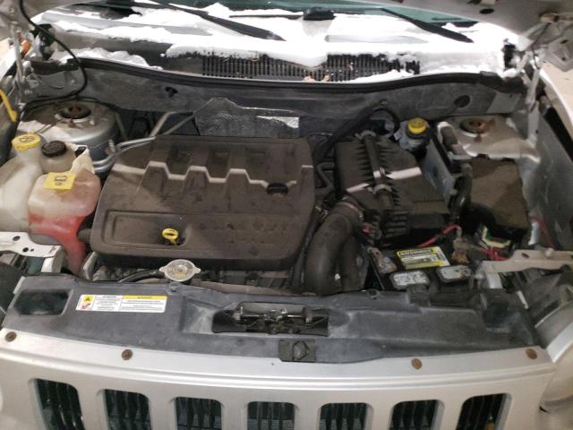 Photo 6 VIN: 1J4FT47B49D241172 - JEEP COMPASS SP 