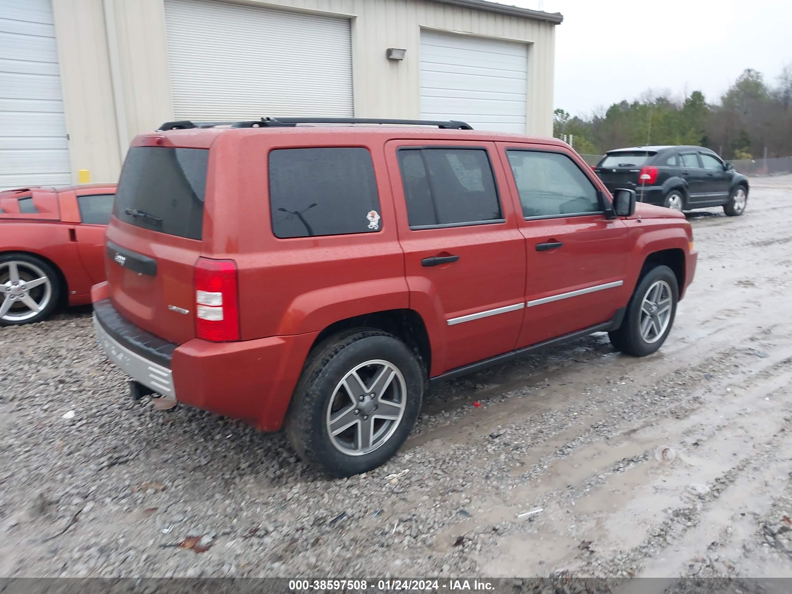 Photo 3 VIN: 1J4FT48B69D110212 - JEEP LIBERTY (PATRIOT) 