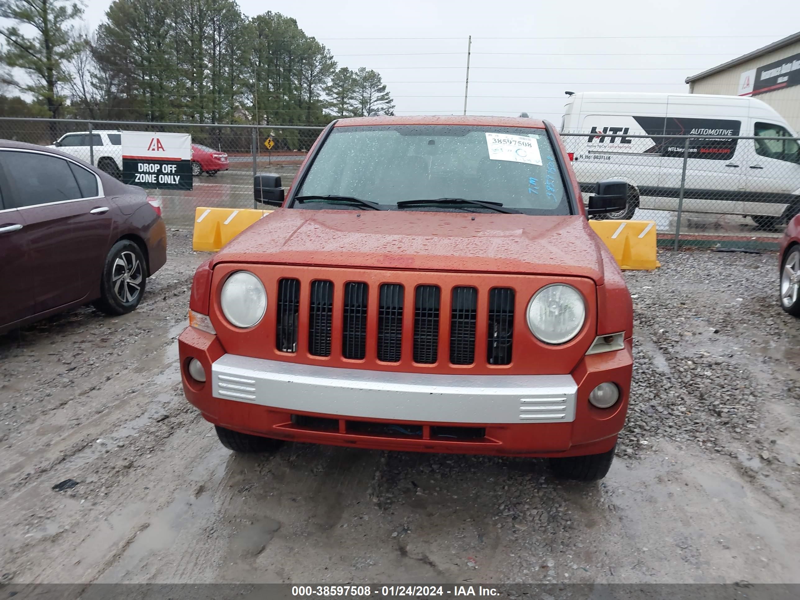 Photo 5 VIN: 1J4FT48B69D110212 - JEEP LIBERTY (PATRIOT) 