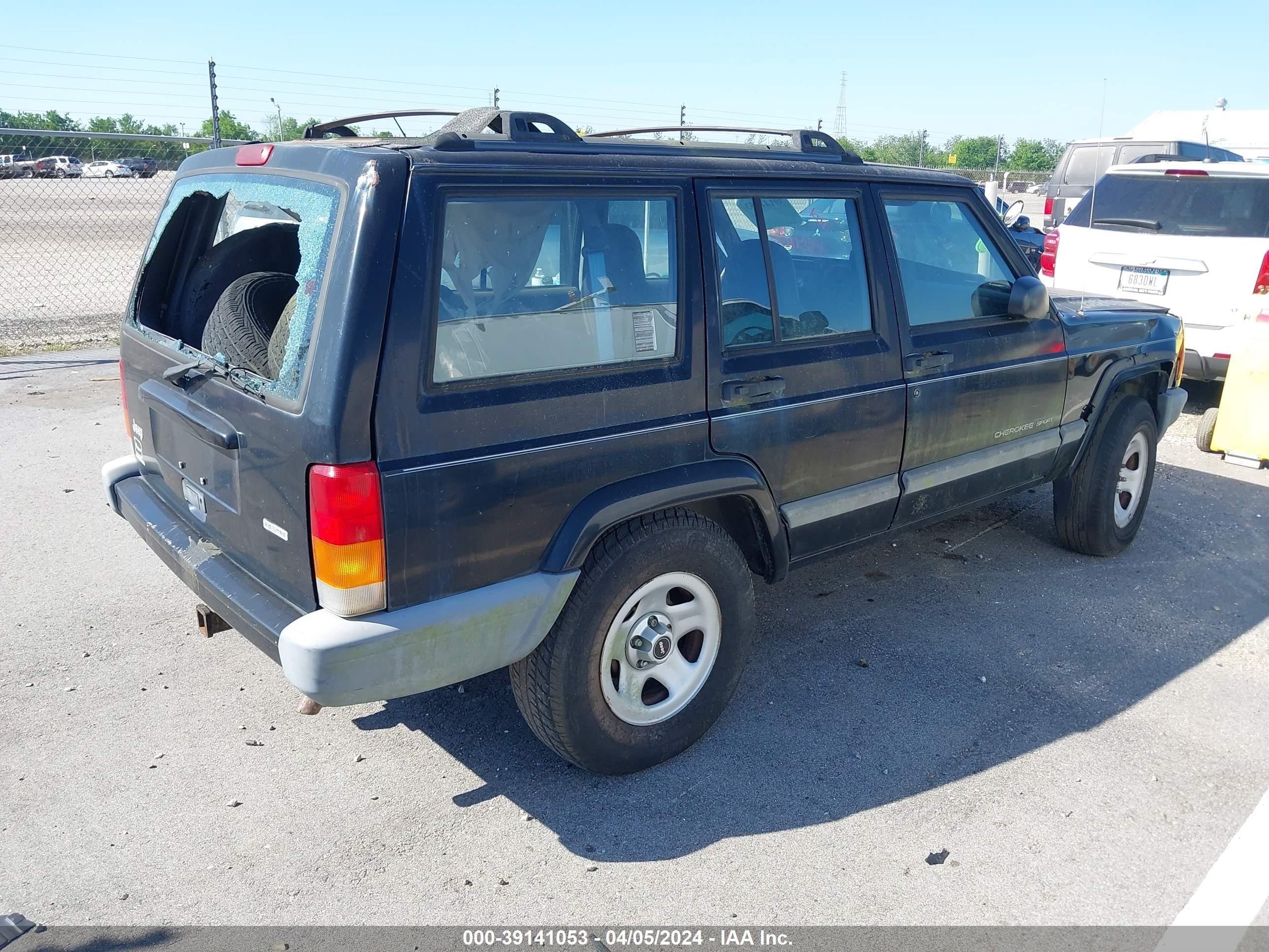 Photo 3 VIN: 1J4FT48S61L616911 - JEEP CHEROKEE 