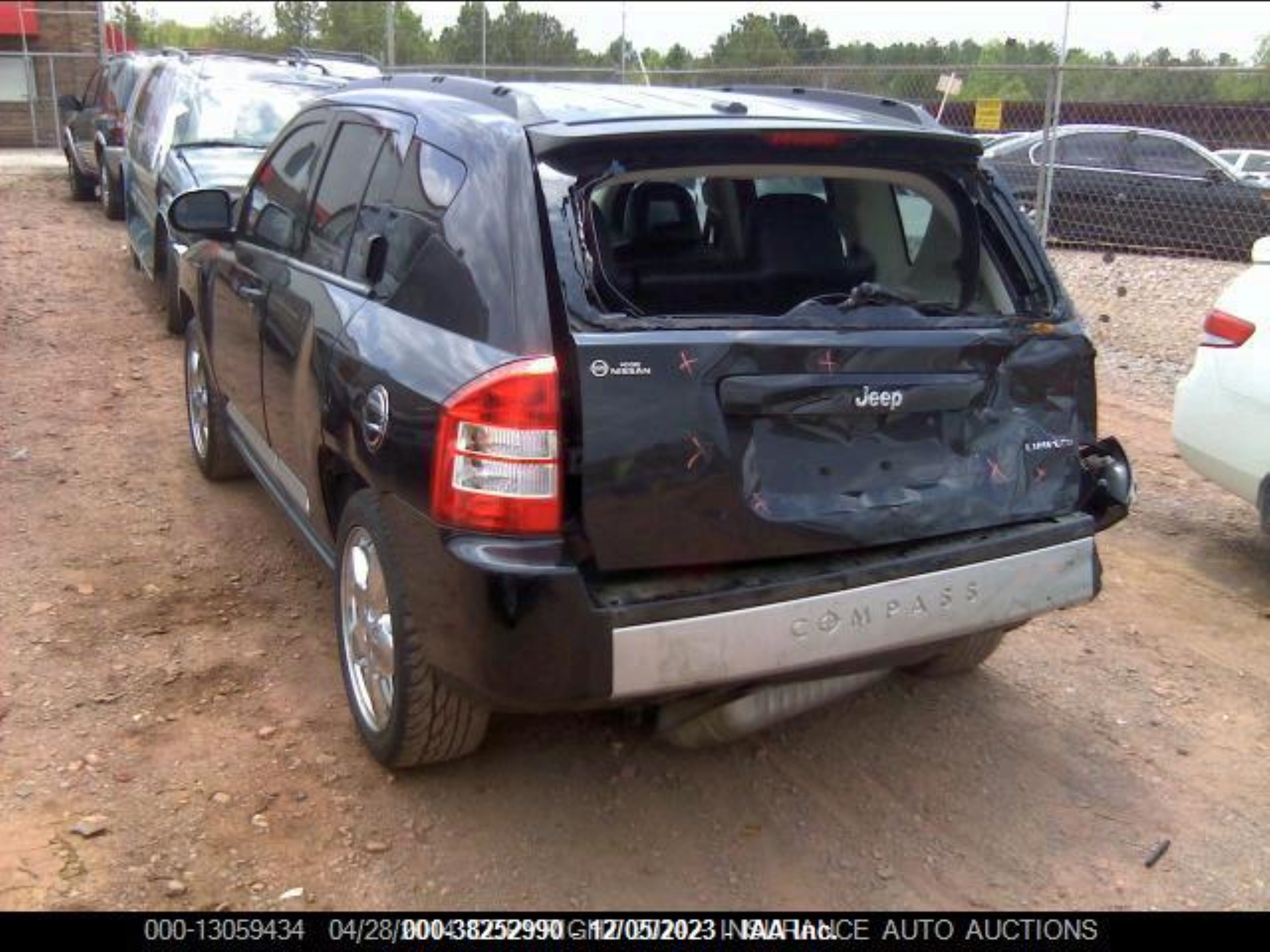 Photo 3 VIN: 1J4FT57B59D183580 - JEEP COMPASS 