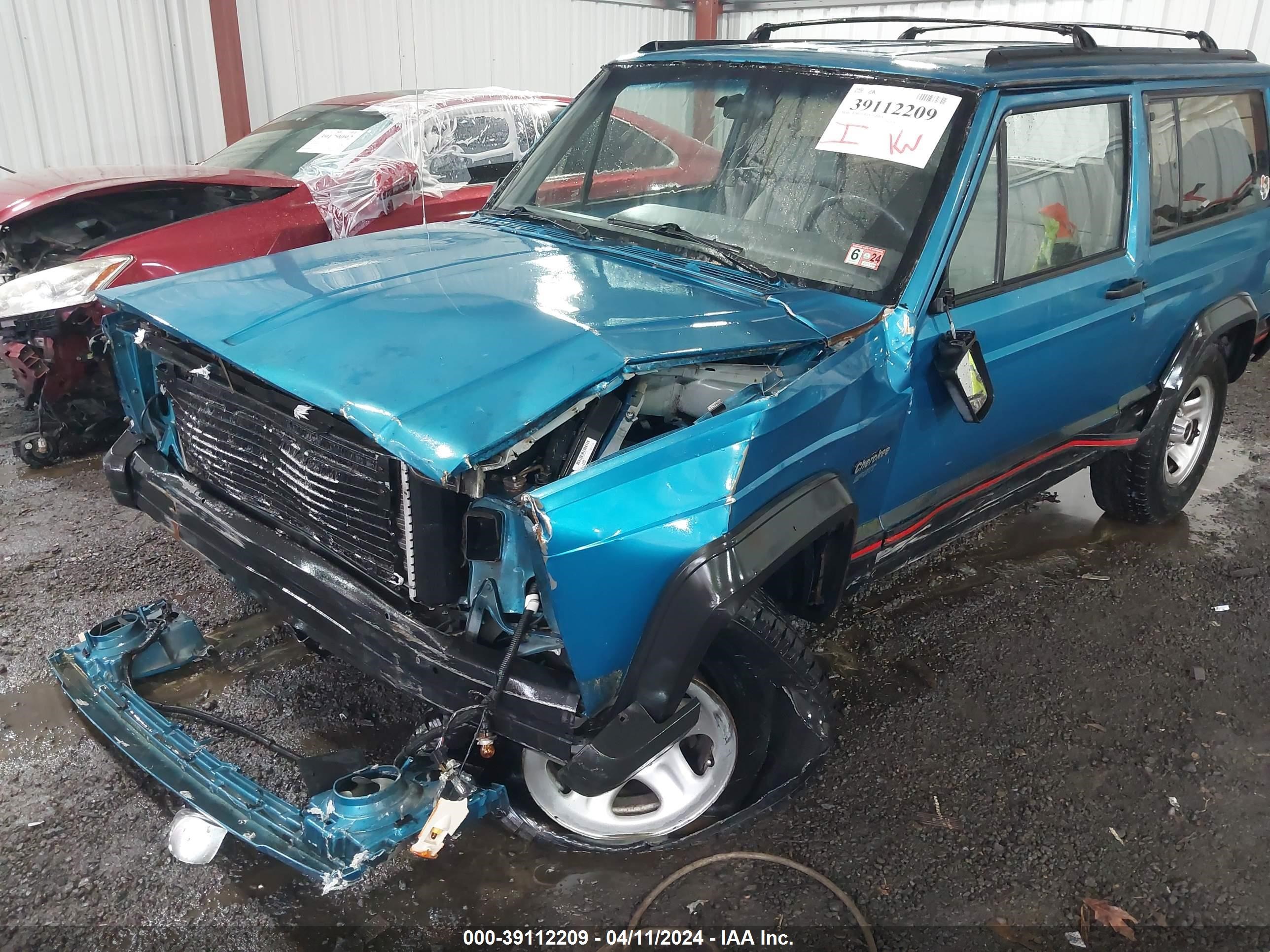 Photo 5 VIN: 1J4FT67S9RL174604 - JEEP CHEROKEE 