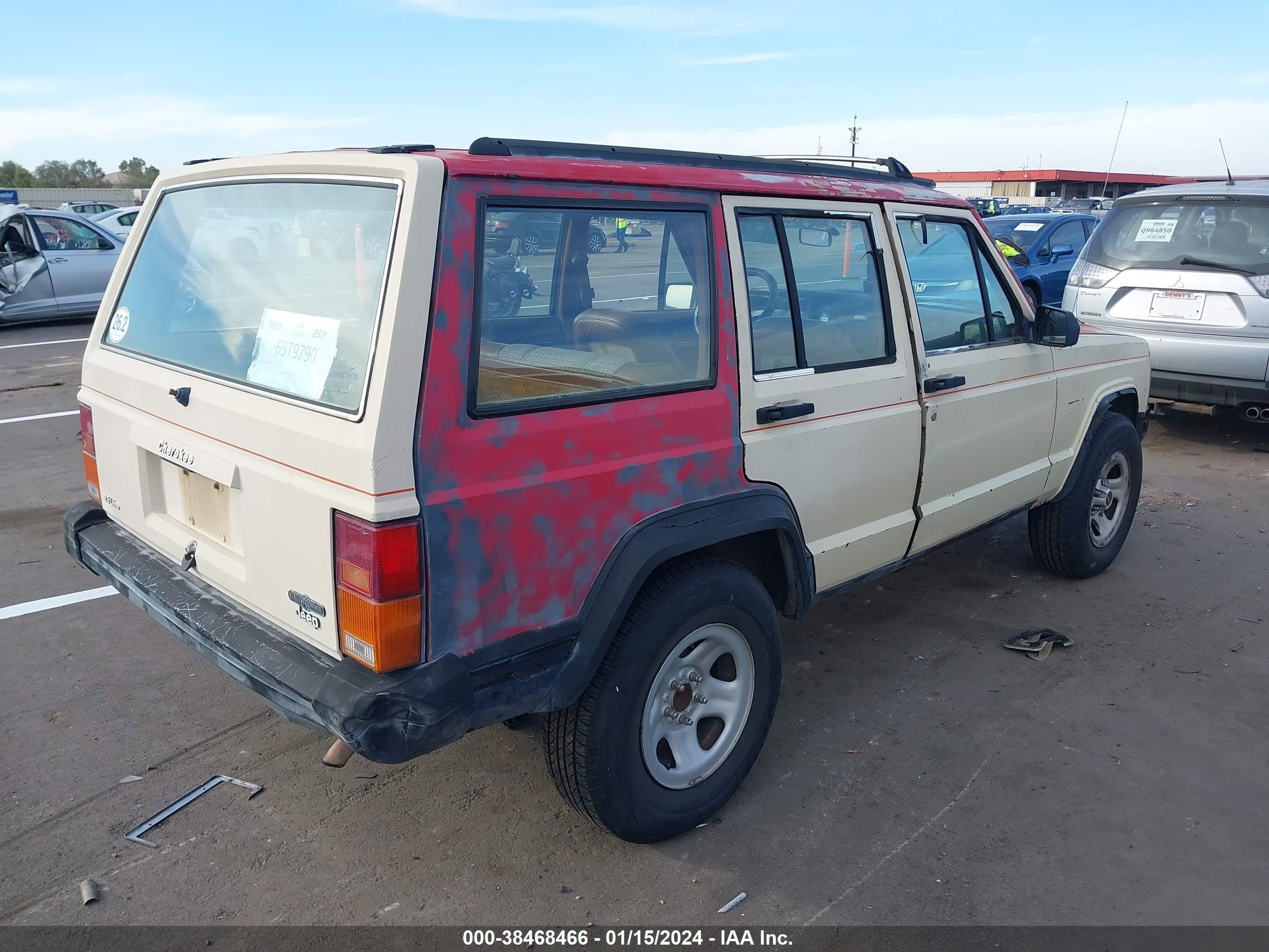 Photo 3 VIN: 1J4FT68S3PL580731 - JEEP CHEROKEE 