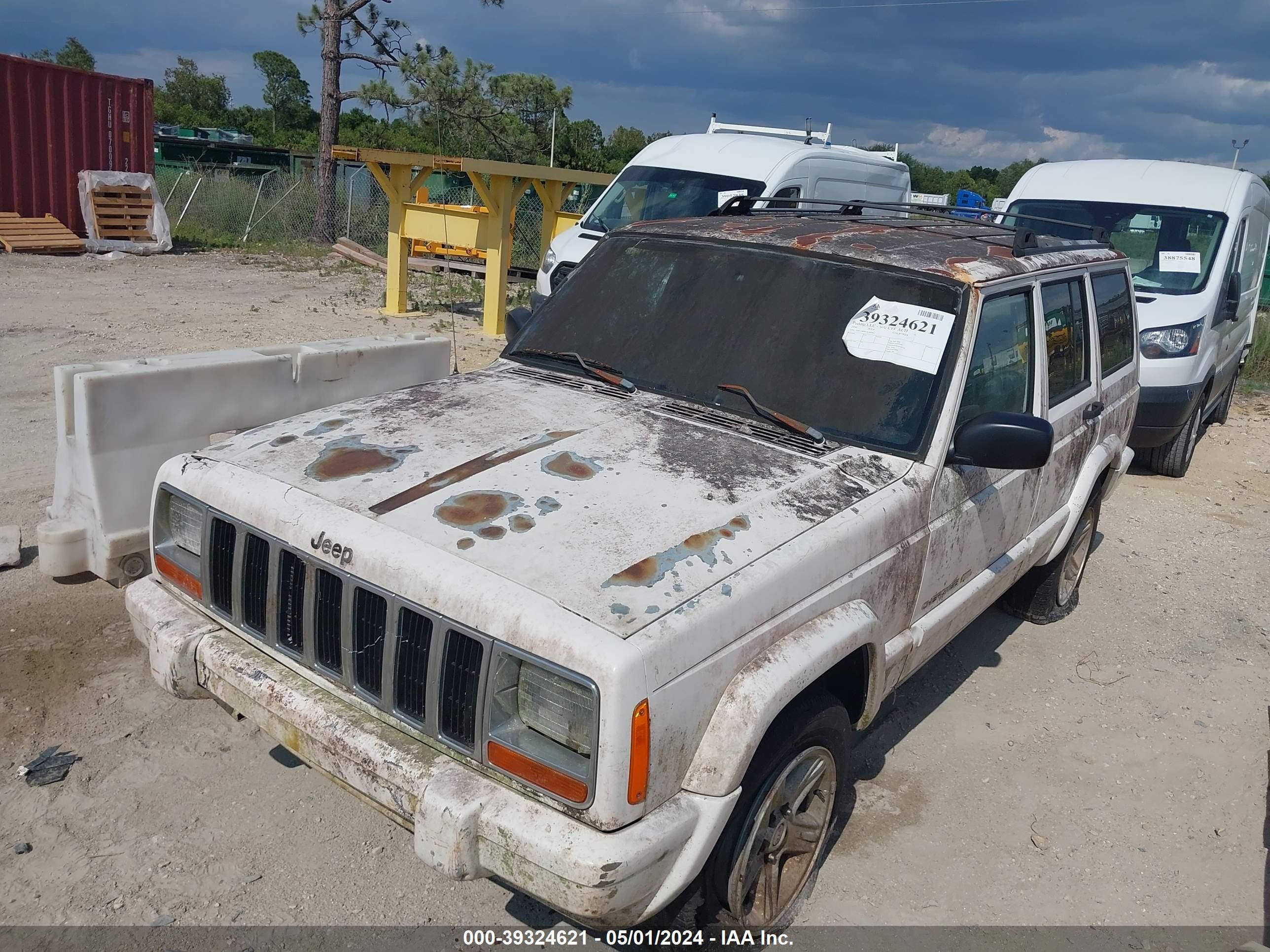 Photo 5 VIN: 1J4FT68S9YL144967 - JEEP CHEROKEE 