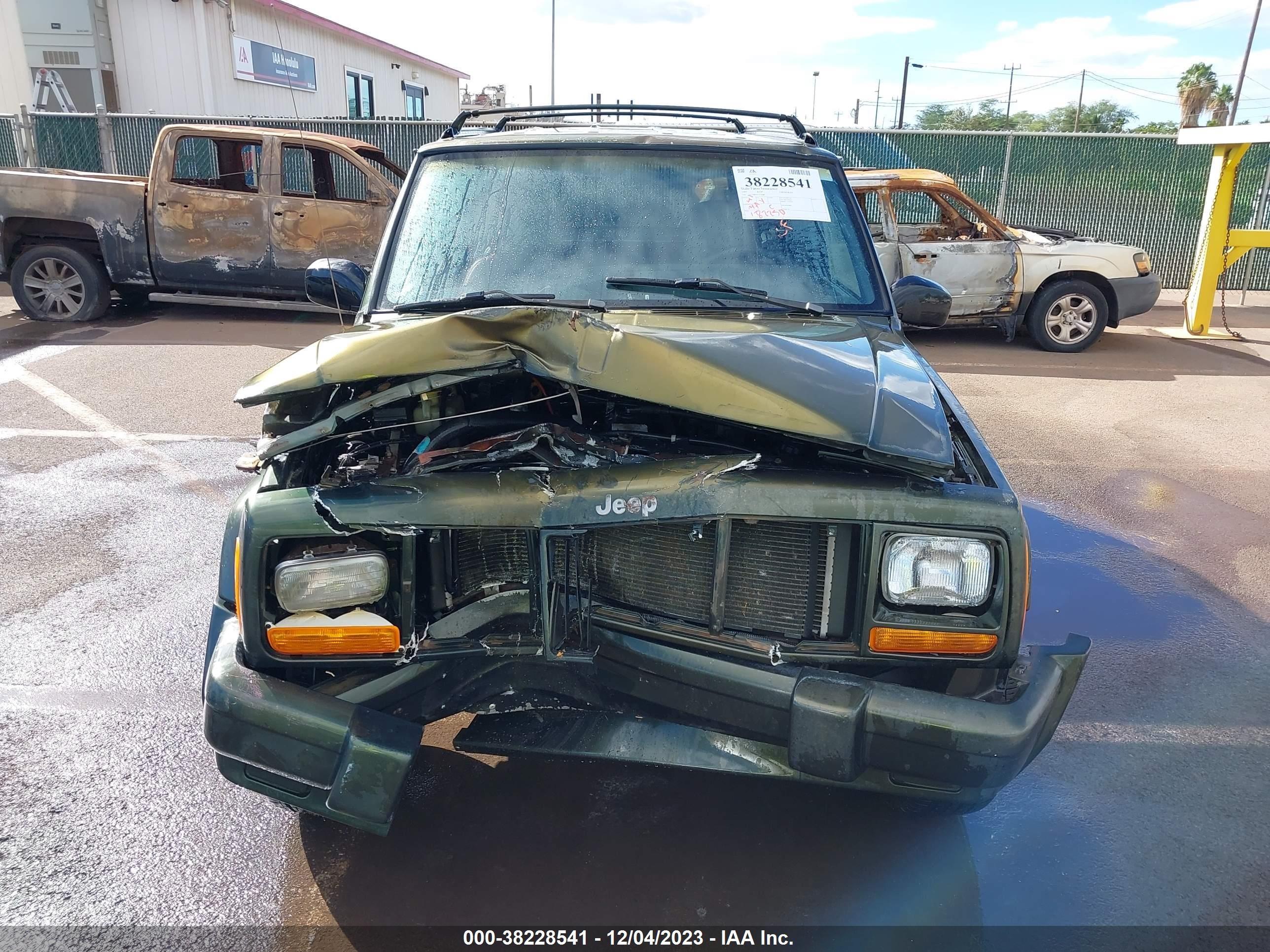 Photo 11 VIN: 1J4FT78S3VL579680 - JEEP CHEROKEE 