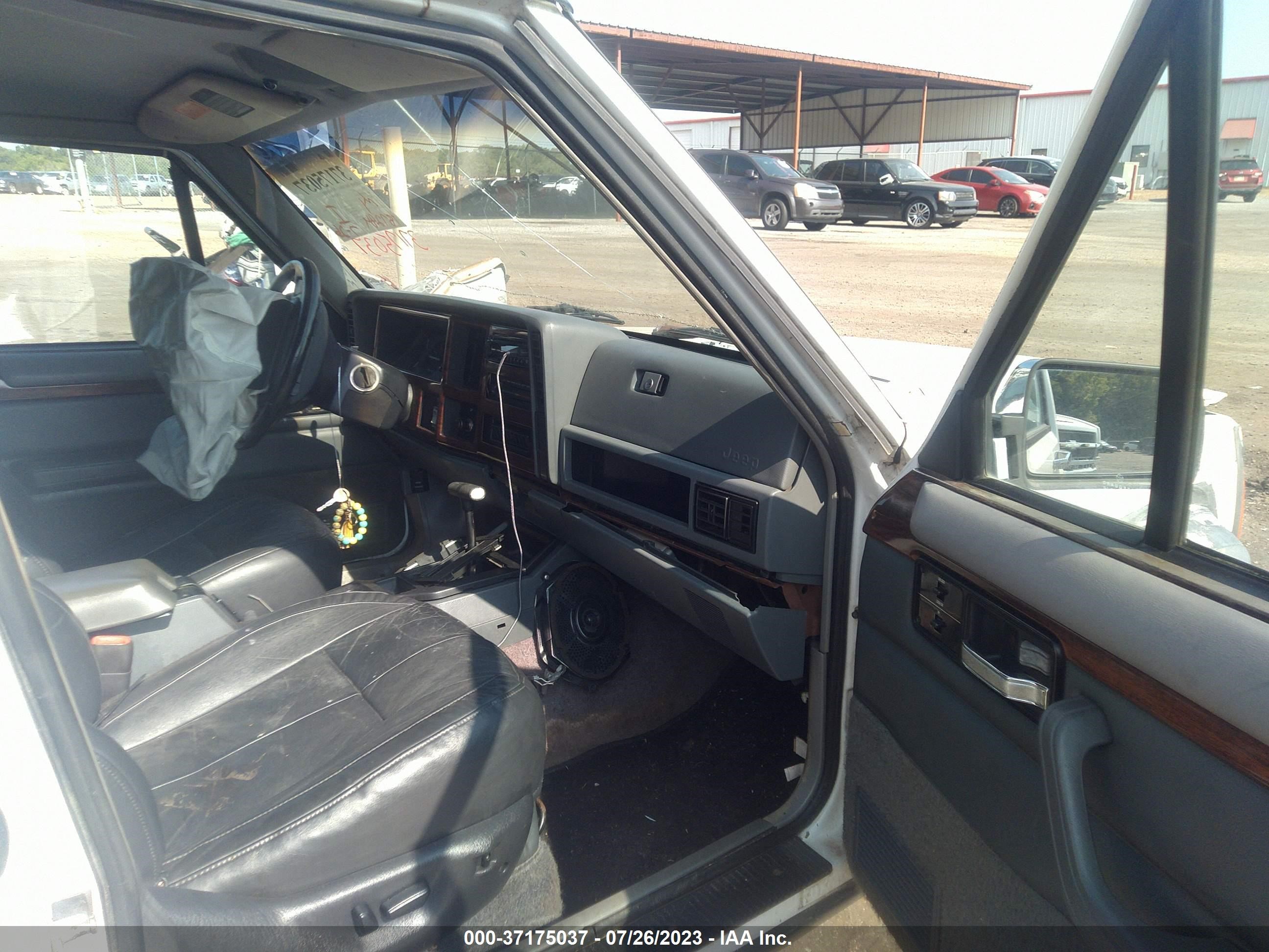 Photo 4 VIN: 1J4FT78S5SL626543 - JEEP CHEROKEE 