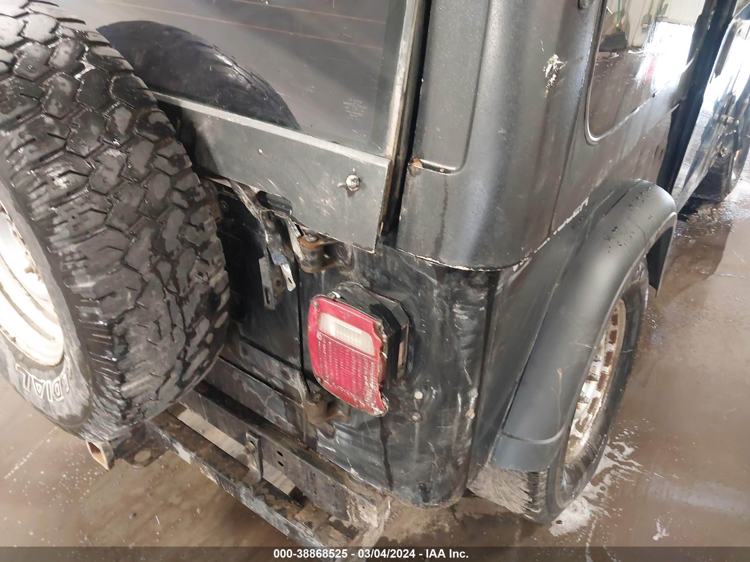 Photo 14 VIN: 1J4FY19P1RP443281 - JEEP WRANGLER 