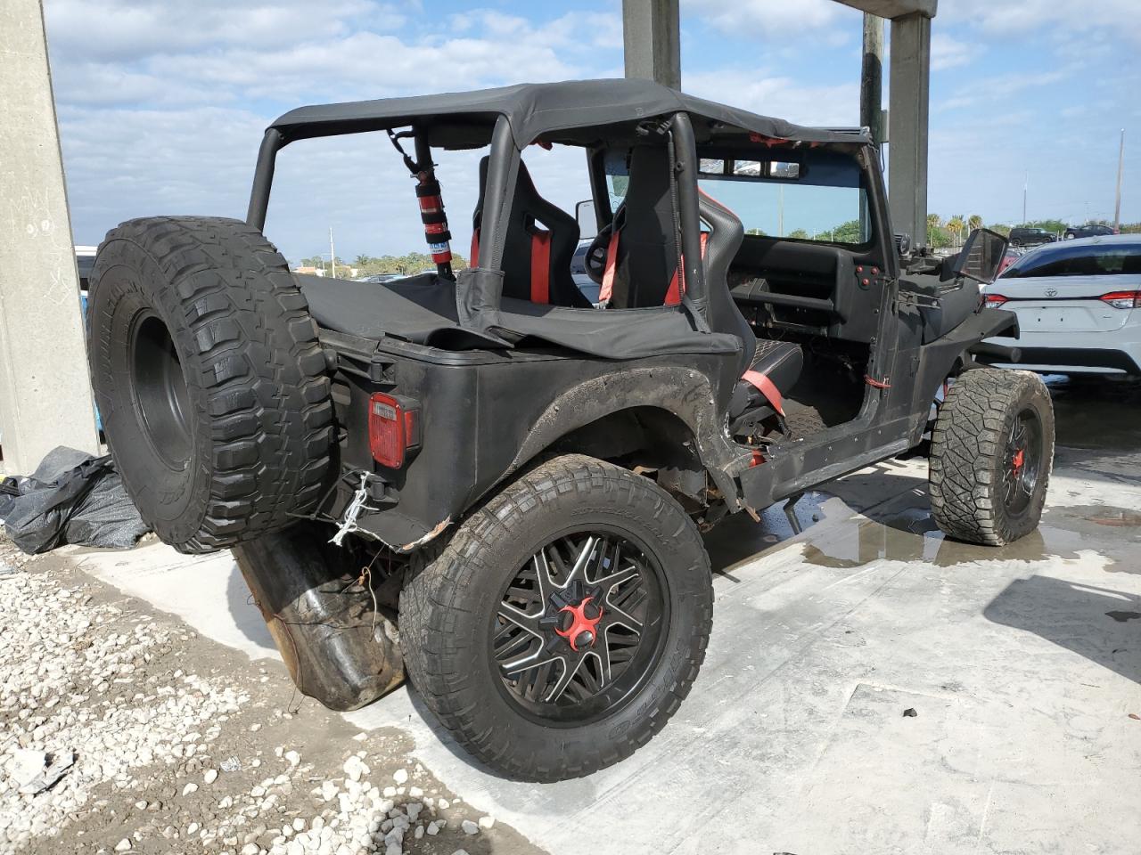 Photo 2 VIN: 1J4FY19P6RP474882 - JEEP WRANGLER 