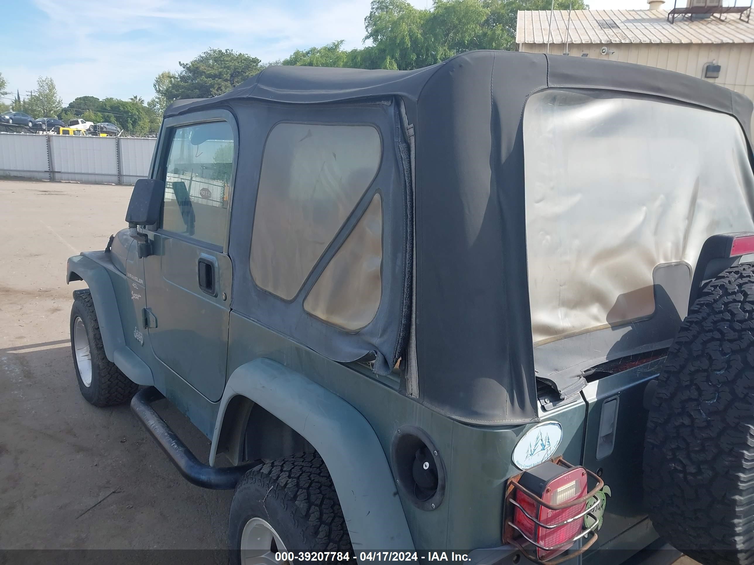 Photo 14 VIN: 1J4FY19S4XP424838 - JEEP WRANGLER 