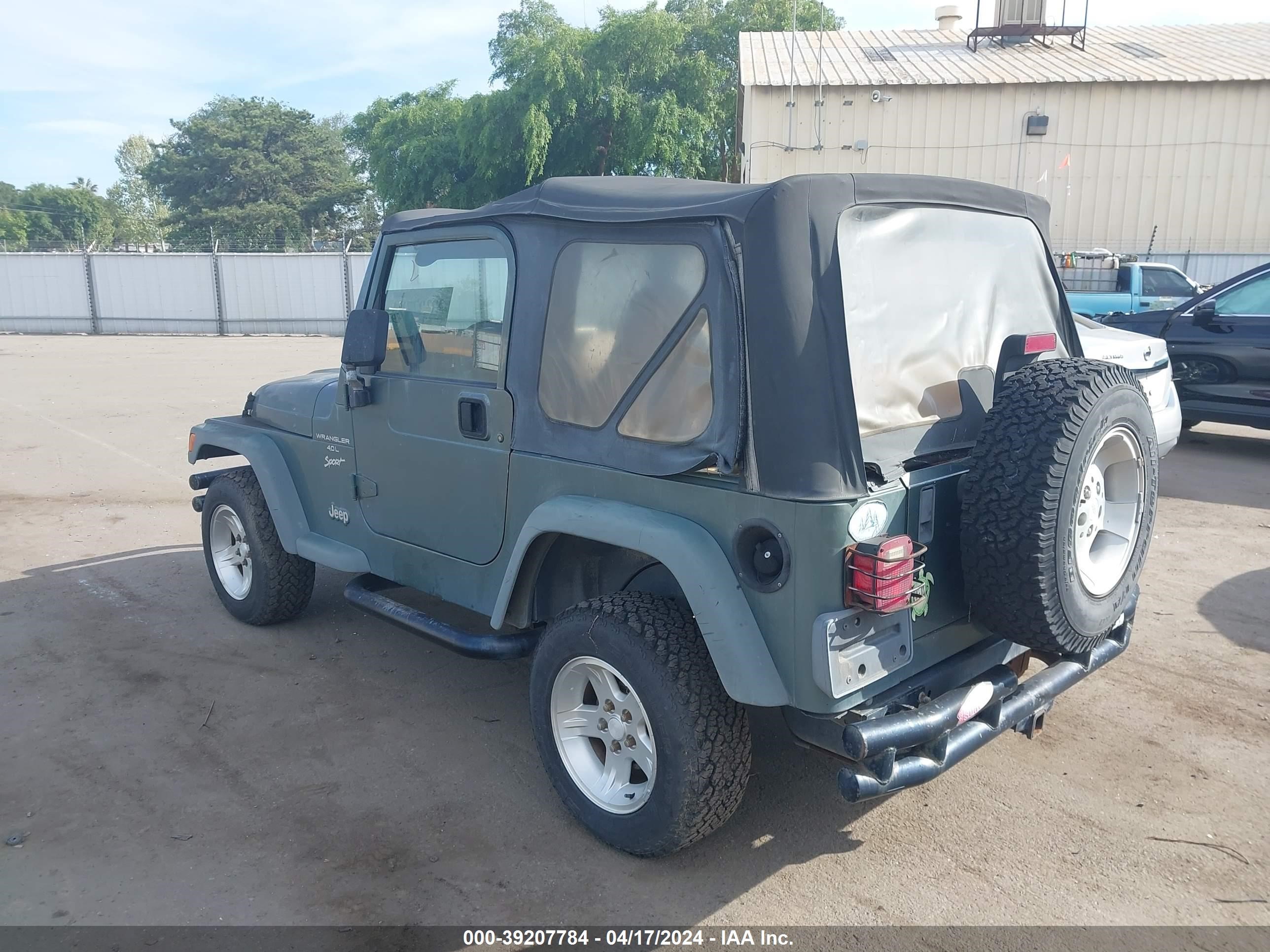 Photo 2 VIN: 1J4FY19S4XP424838 - JEEP WRANGLER 