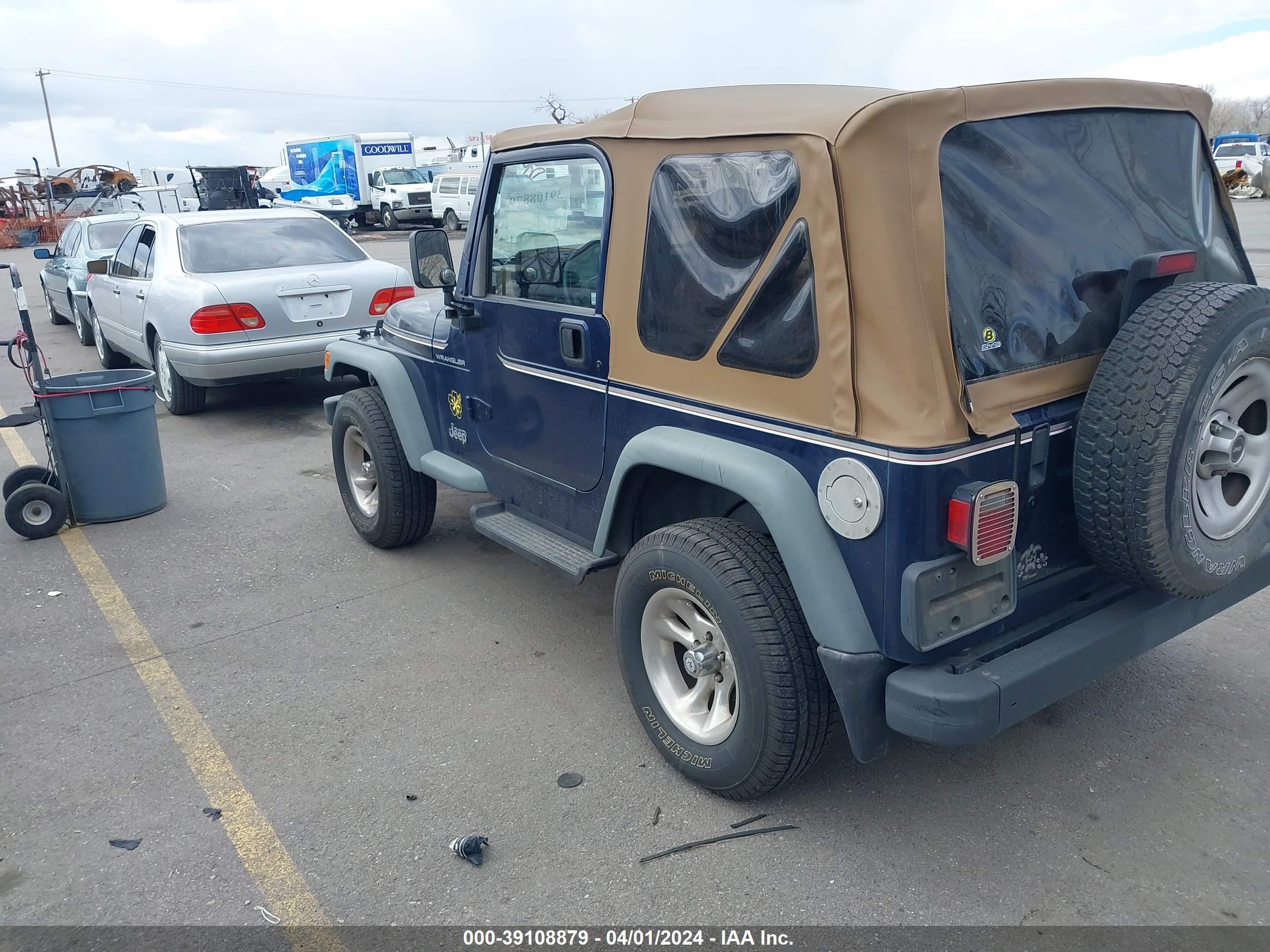 Photo 2 VIN: 1J4FY29P0VP479821 - JEEP WRANGLER 