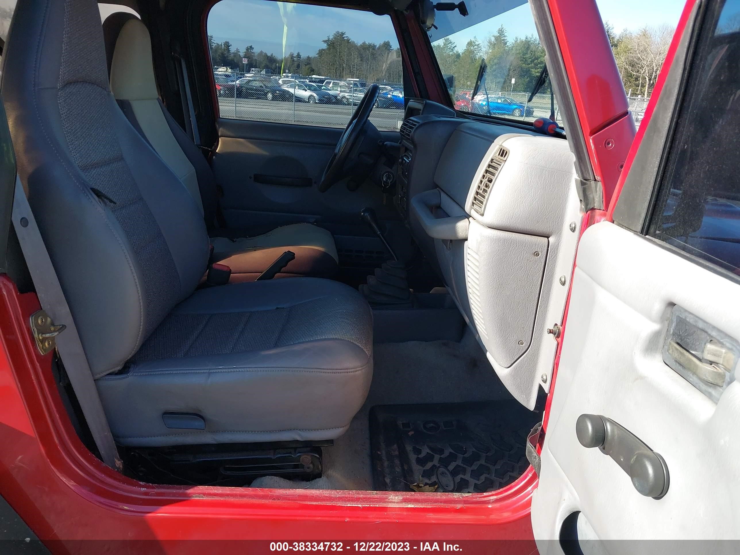 Photo 4 VIN: 1J4FY29P1WP767624 - JEEP WRANGLER 