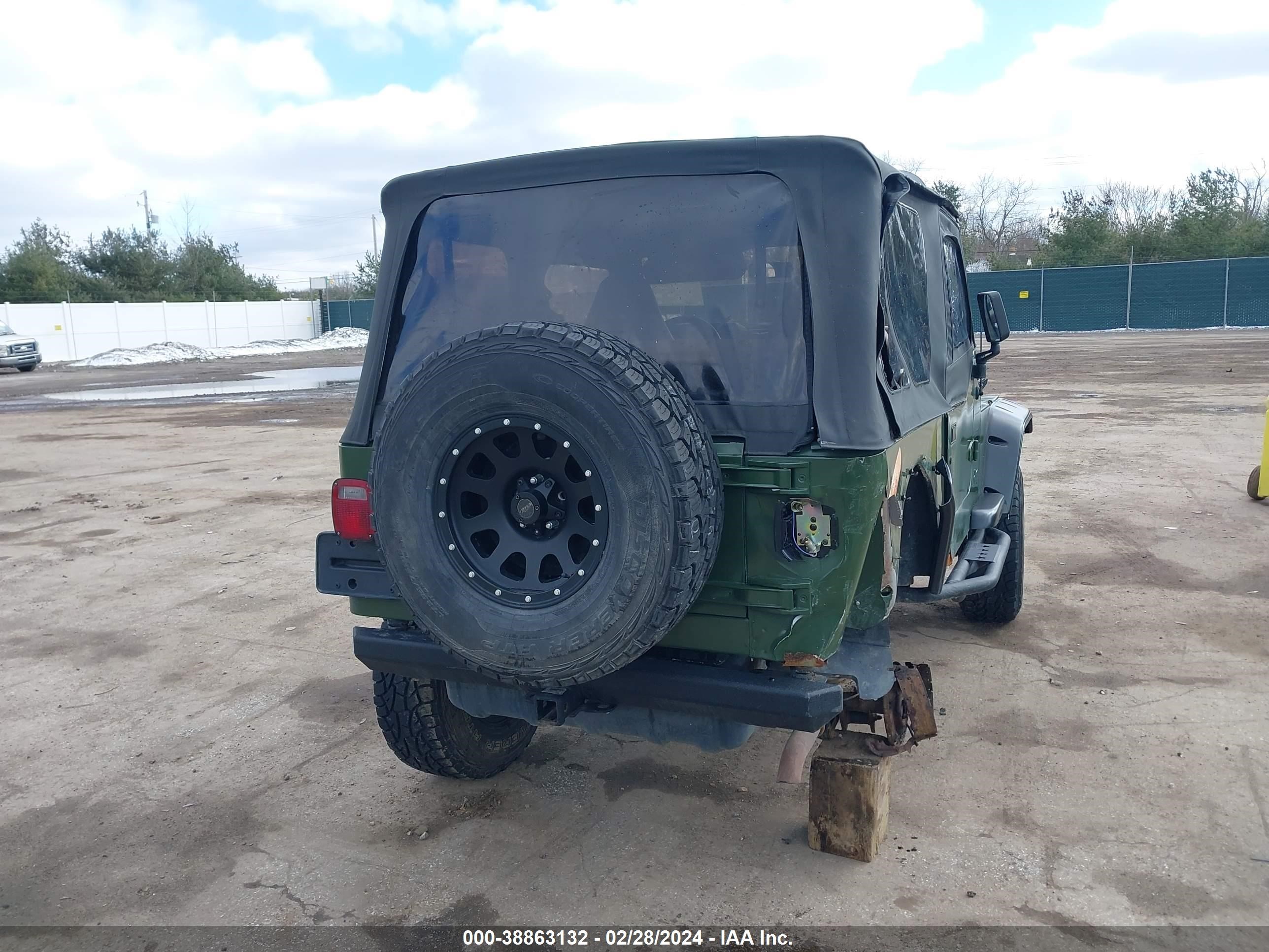 Photo 3 VIN: 1J4FY29P1WP794399 - JEEP WRANGLER 