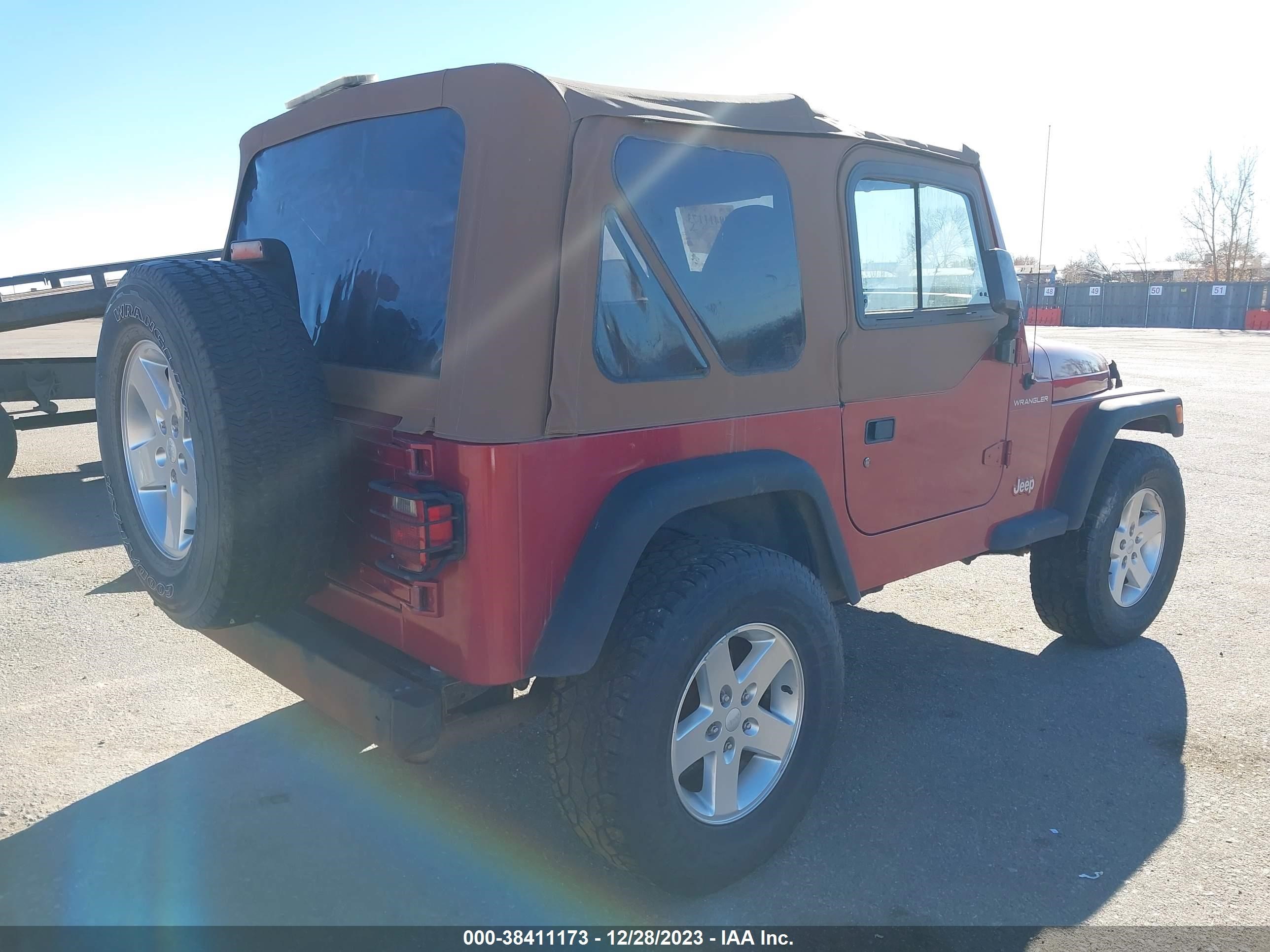 Photo 3 VIN: 1J4FY29P2WP778728 - JEEP WRANGLER 