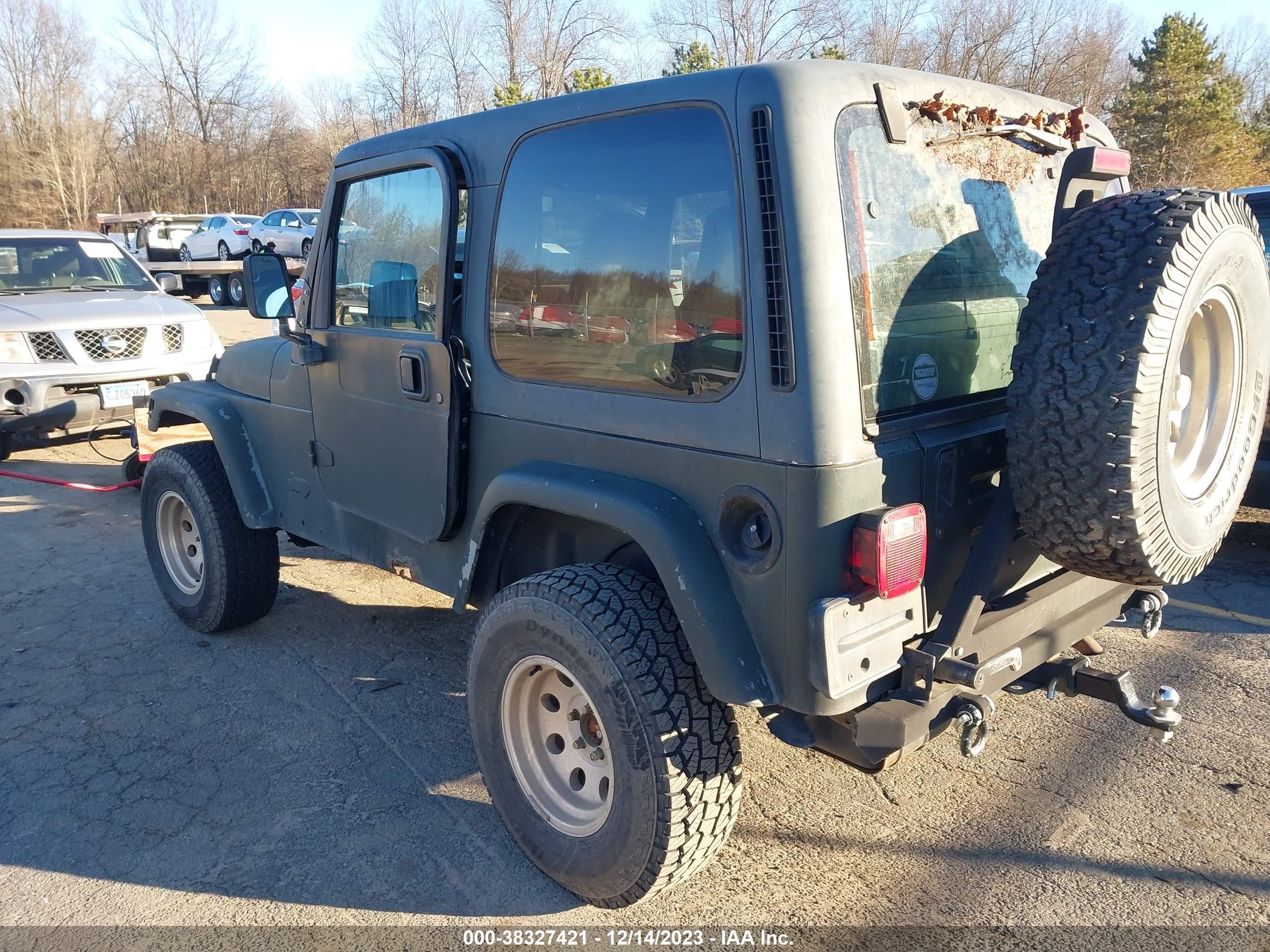 Photo 2 VIN: 1J4FY29P3WP757435 - JEEP WRANGLER 