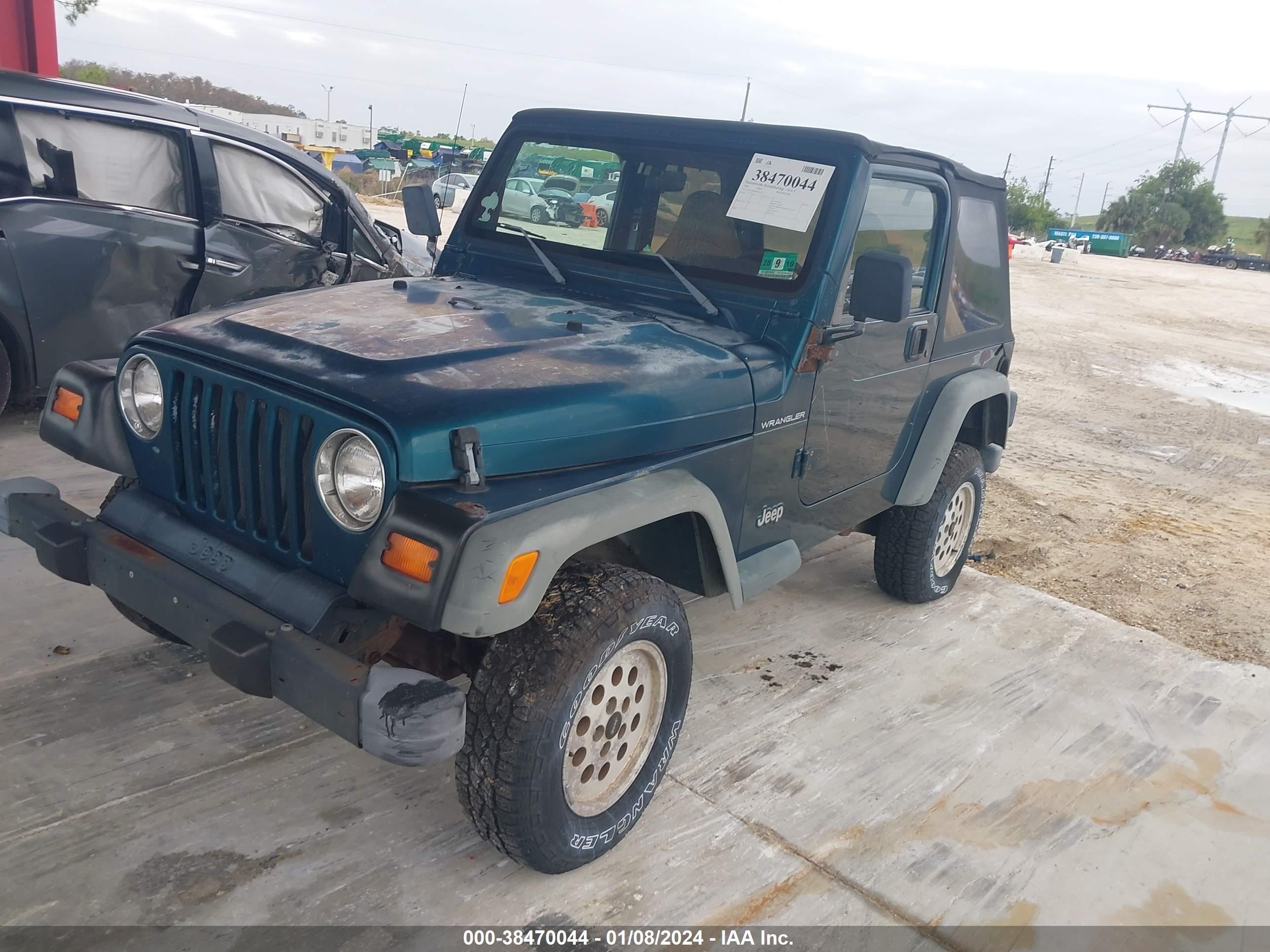 Photo 1 VIN: 1J4FY29P6WP719732 - JEEP WRANGLER 