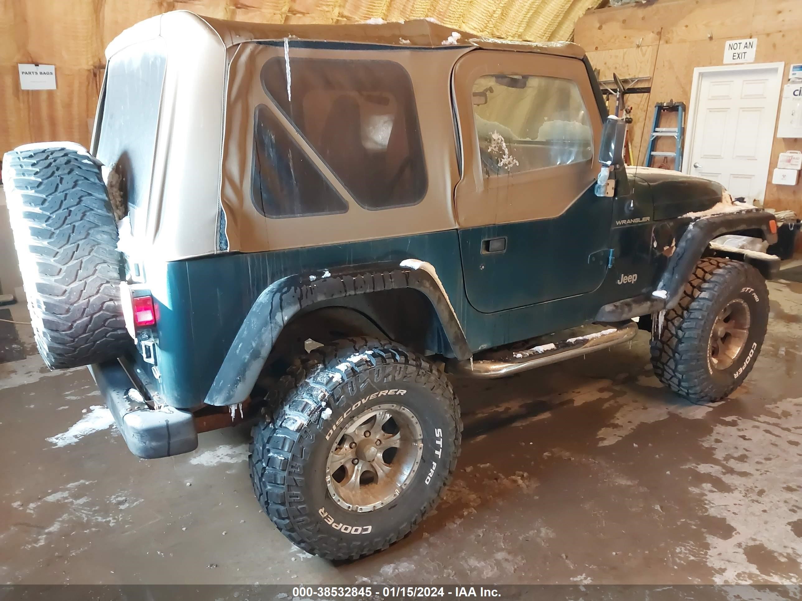 Photo 3 VIN: 1J4FY29P7VP420538 - JEEP WRANGLER 