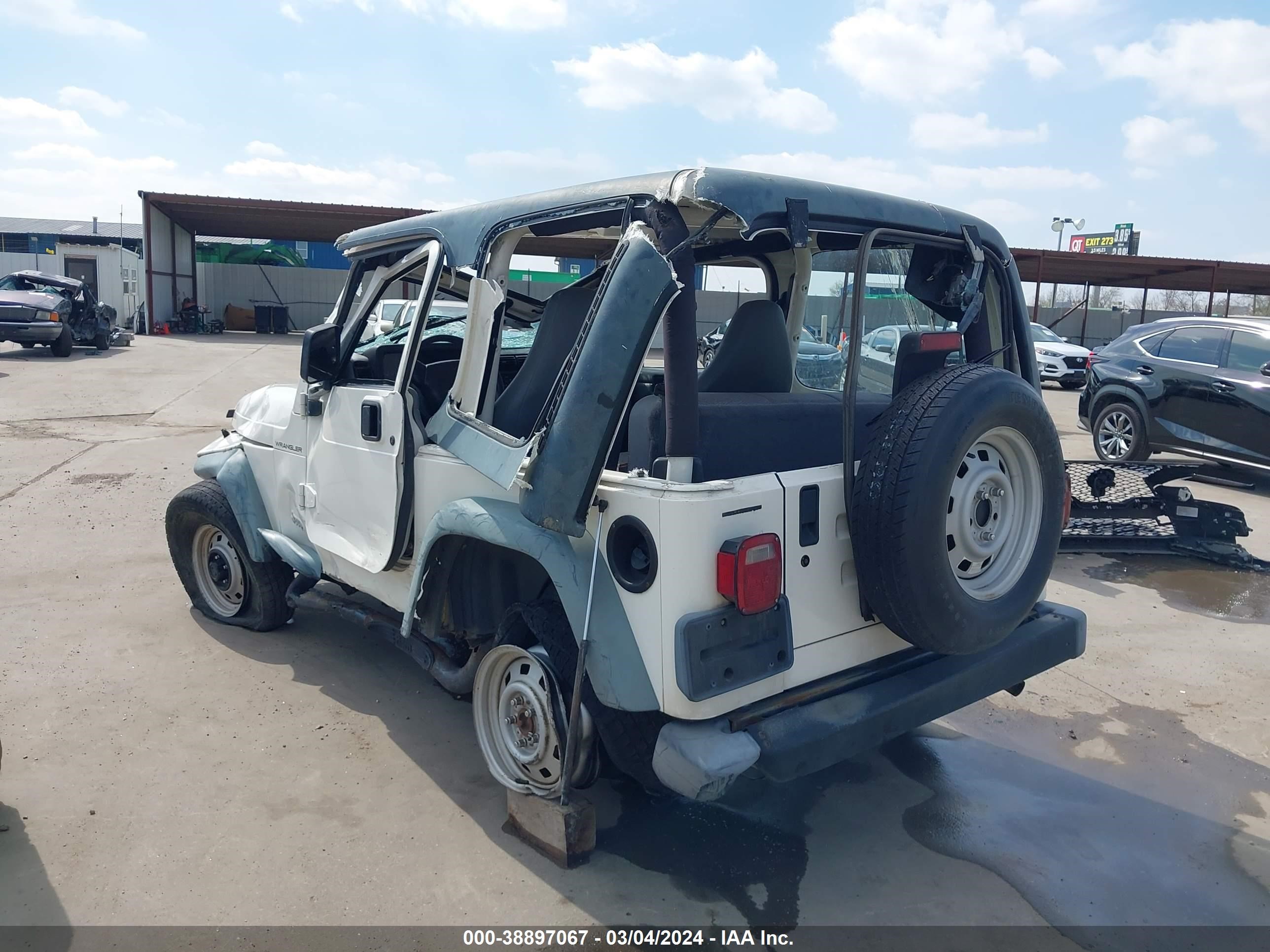 Photo 2 VIN: 1J4FY29P8WP783691 - JEEP WRANGLER 