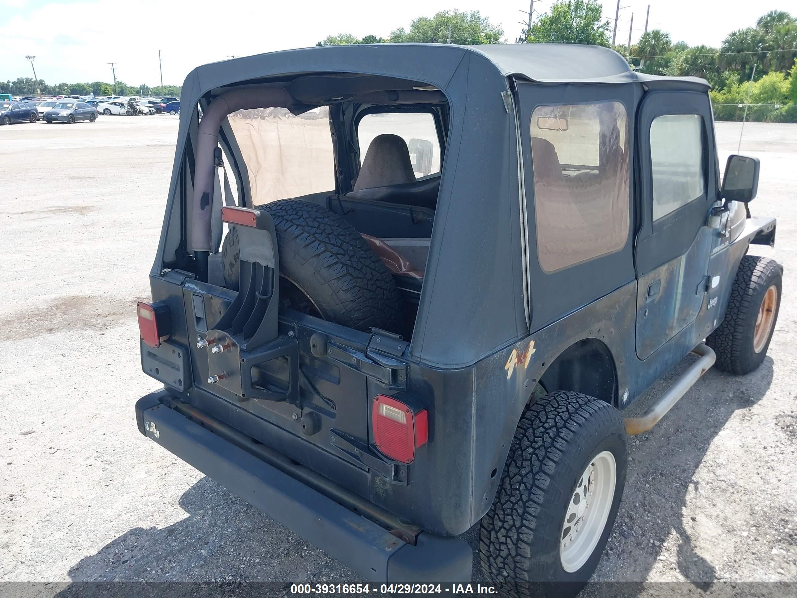 Photo 11 VIN: 1J4FY29P9VP521872 - JEEP WRANGLER 