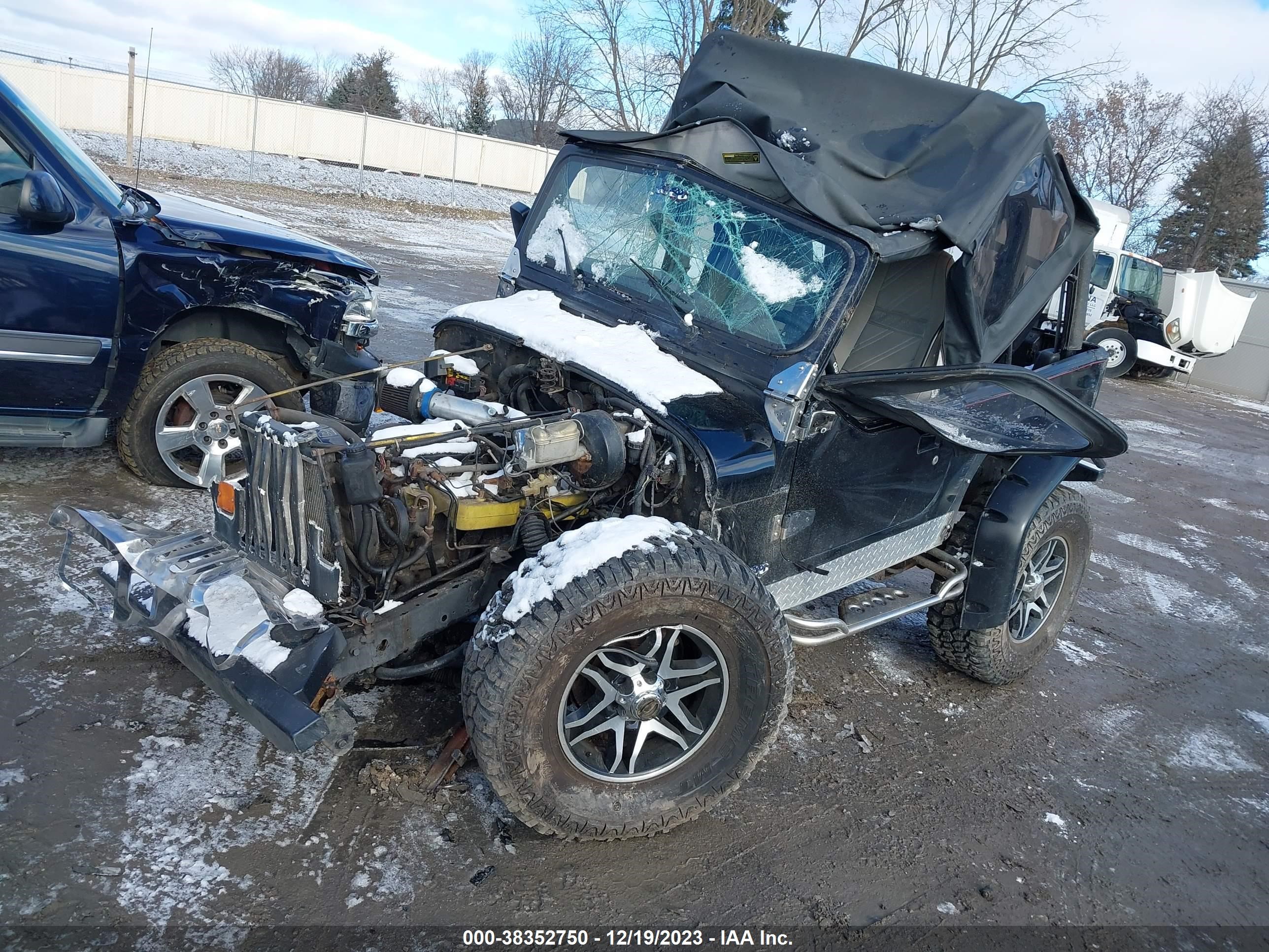 Photo 1 VIN: 1J4FY29S2PP268319 - JEEP WRANGLER 