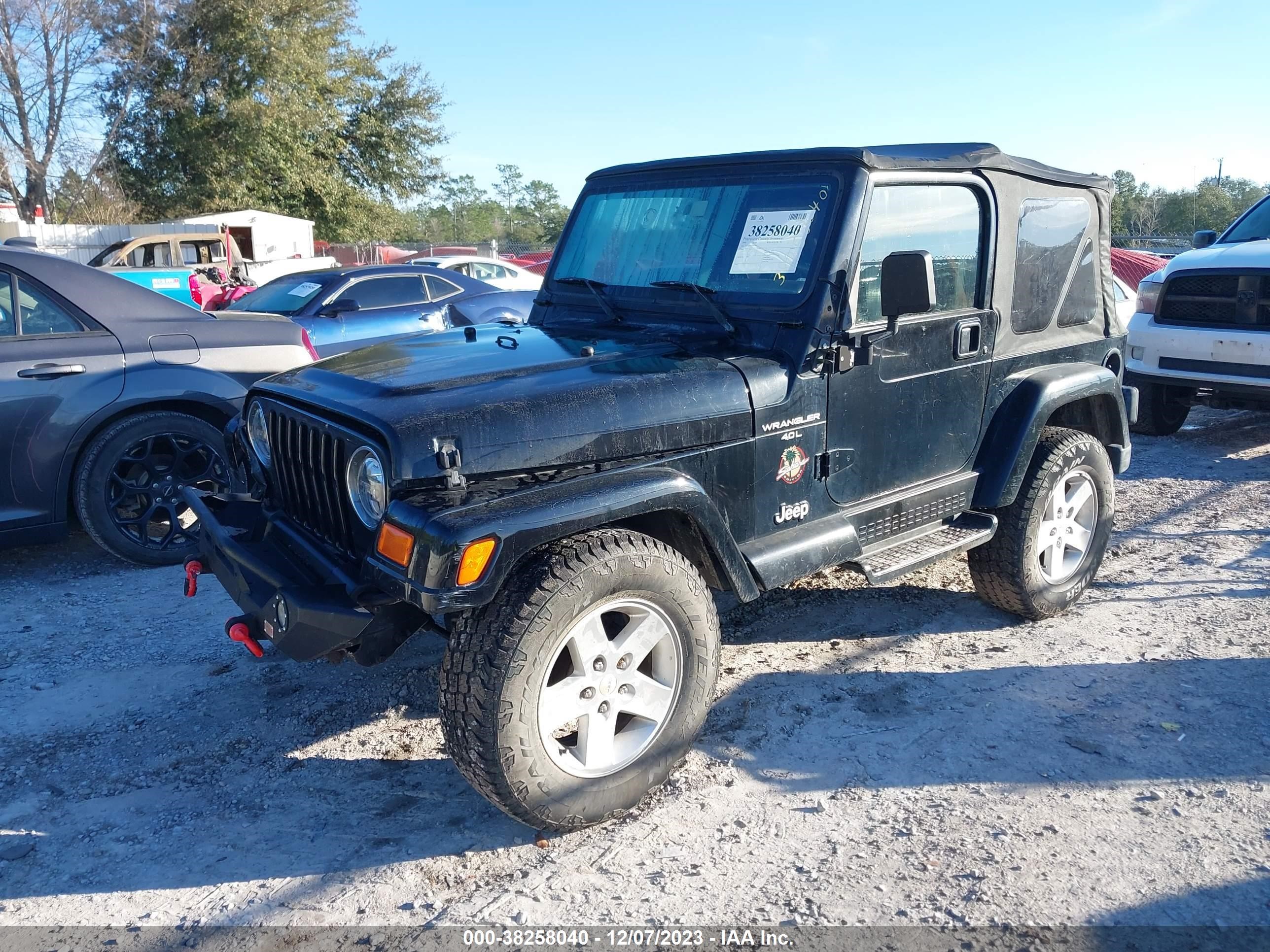 Photo 1 VIN: 1J4FY49S8XP490780 - JEEP WRANGLER 