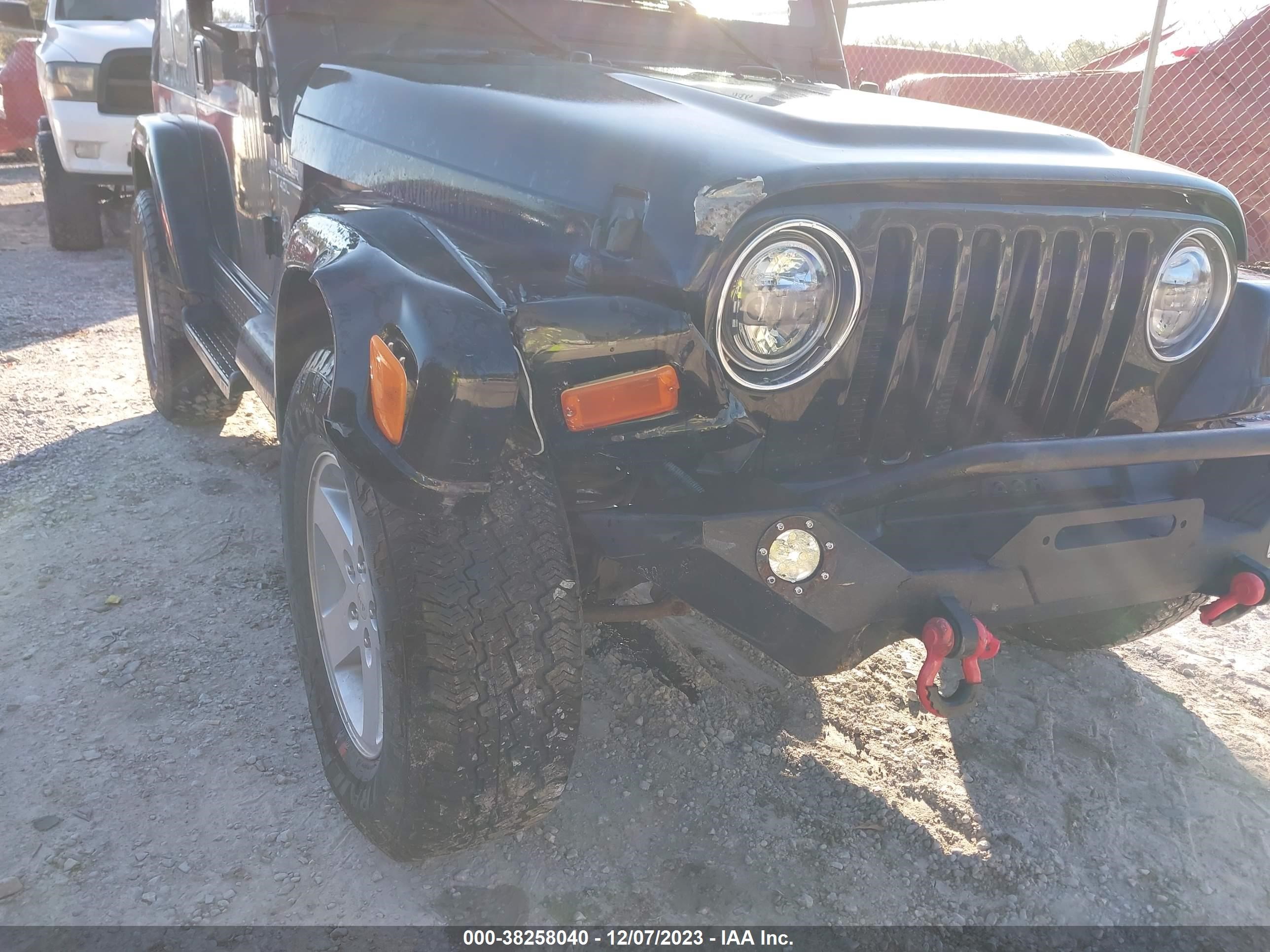 Photo 5 VIN: 1J4FY49S8XP490780 - JEEP WRANGLER 