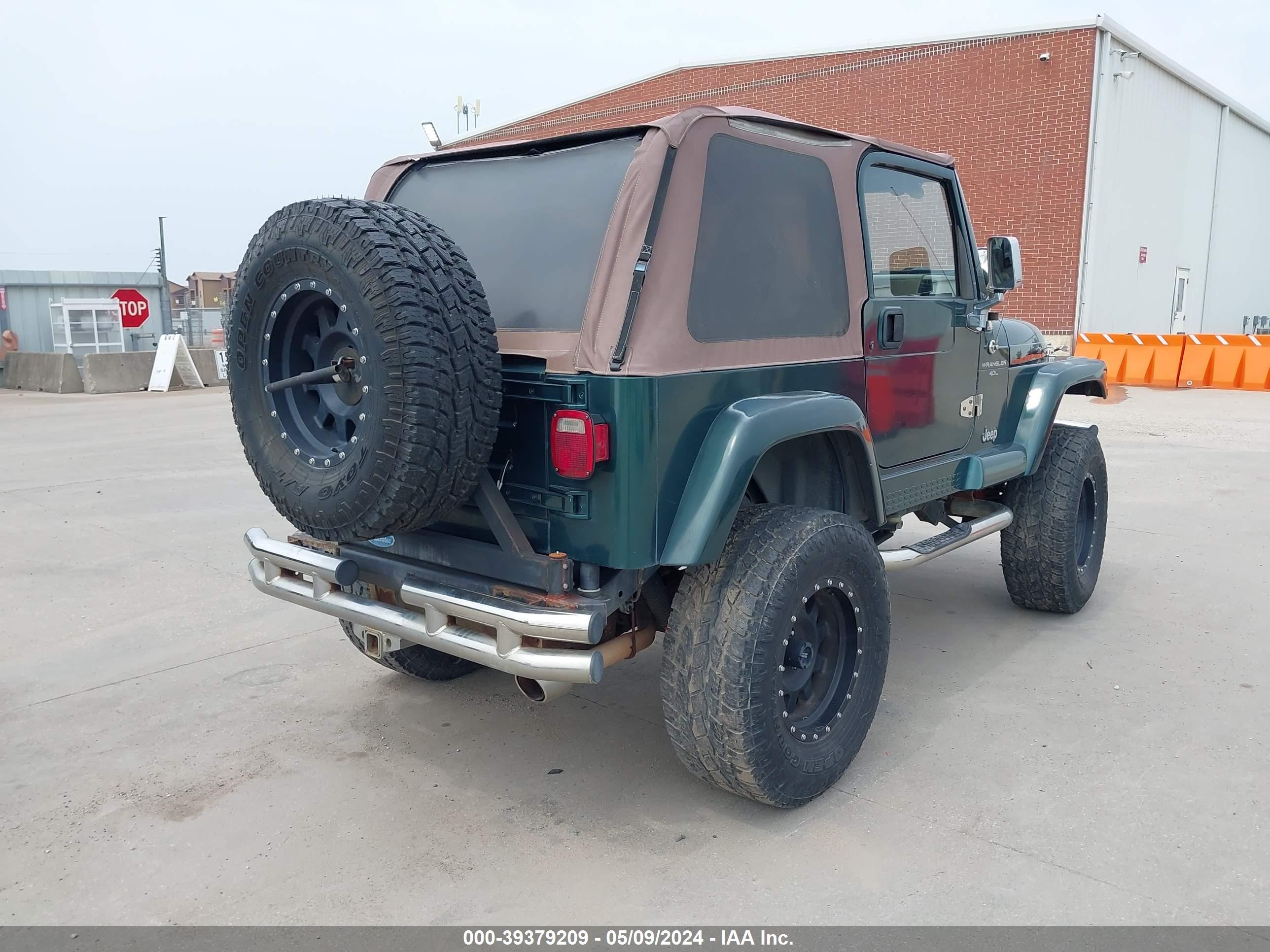 Photo 3 VIN: 1J4FY49S9XP480775 - JEEP WRANGLER 