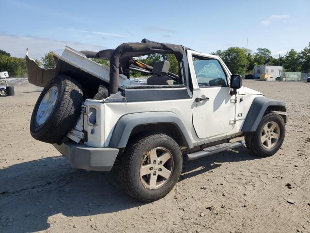 Photo 2 VIN: 1J4FZ24198L511466 - JEEP WRANGLER X 