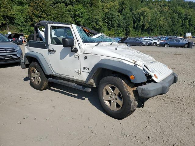 Photo 3 VIN: 1J4FZ24198L511466 - JEEP WRANGLER X 