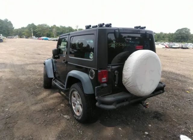 Photo 2 VIN: 1J4GA2D14BL501057 - JEEP WRANGLER 