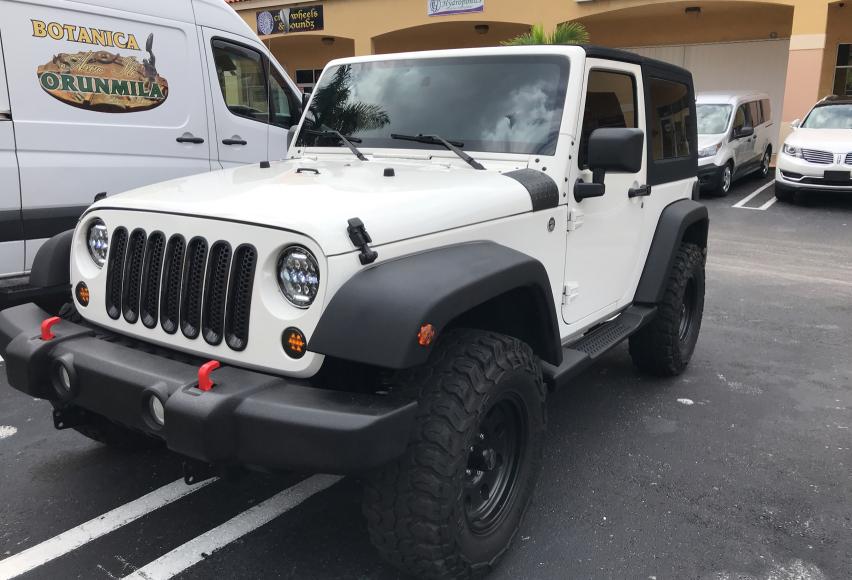 Photo 2 VIN: 1J4GA2D16AL130224 - JEEP WRANGLER 