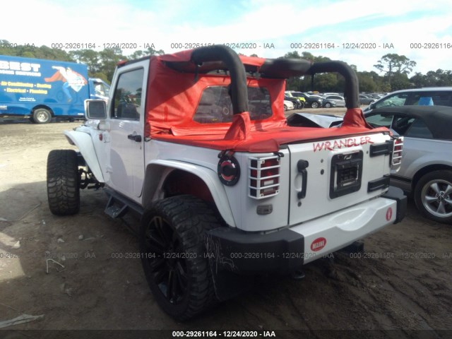 Photo 2 VIN: 1J4GA2D16BL596186 - JEEP WRANGLER 