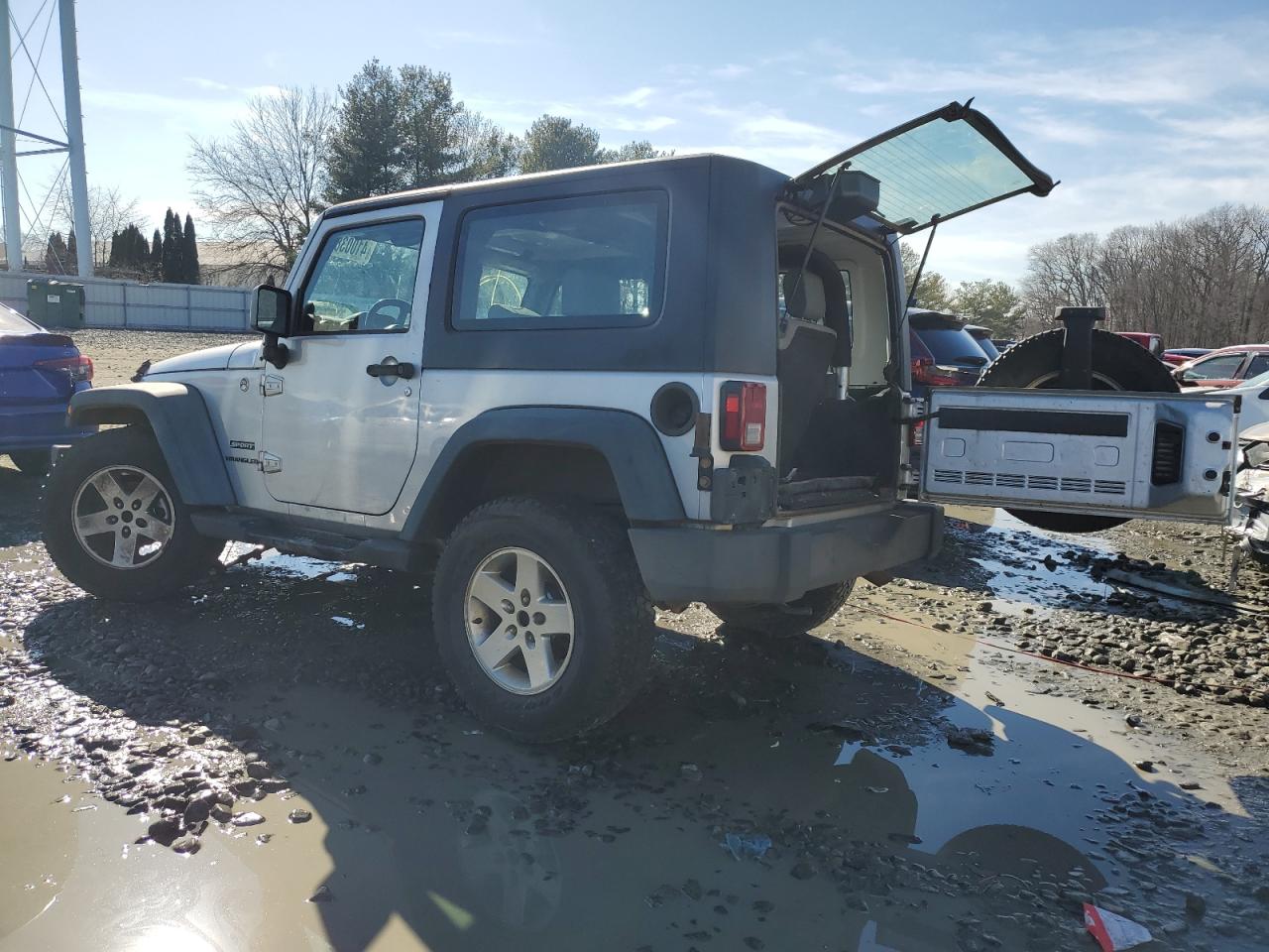 Photo 1 VIN: 1J4GA2D19AL174198 - JEEP WRANGLER 