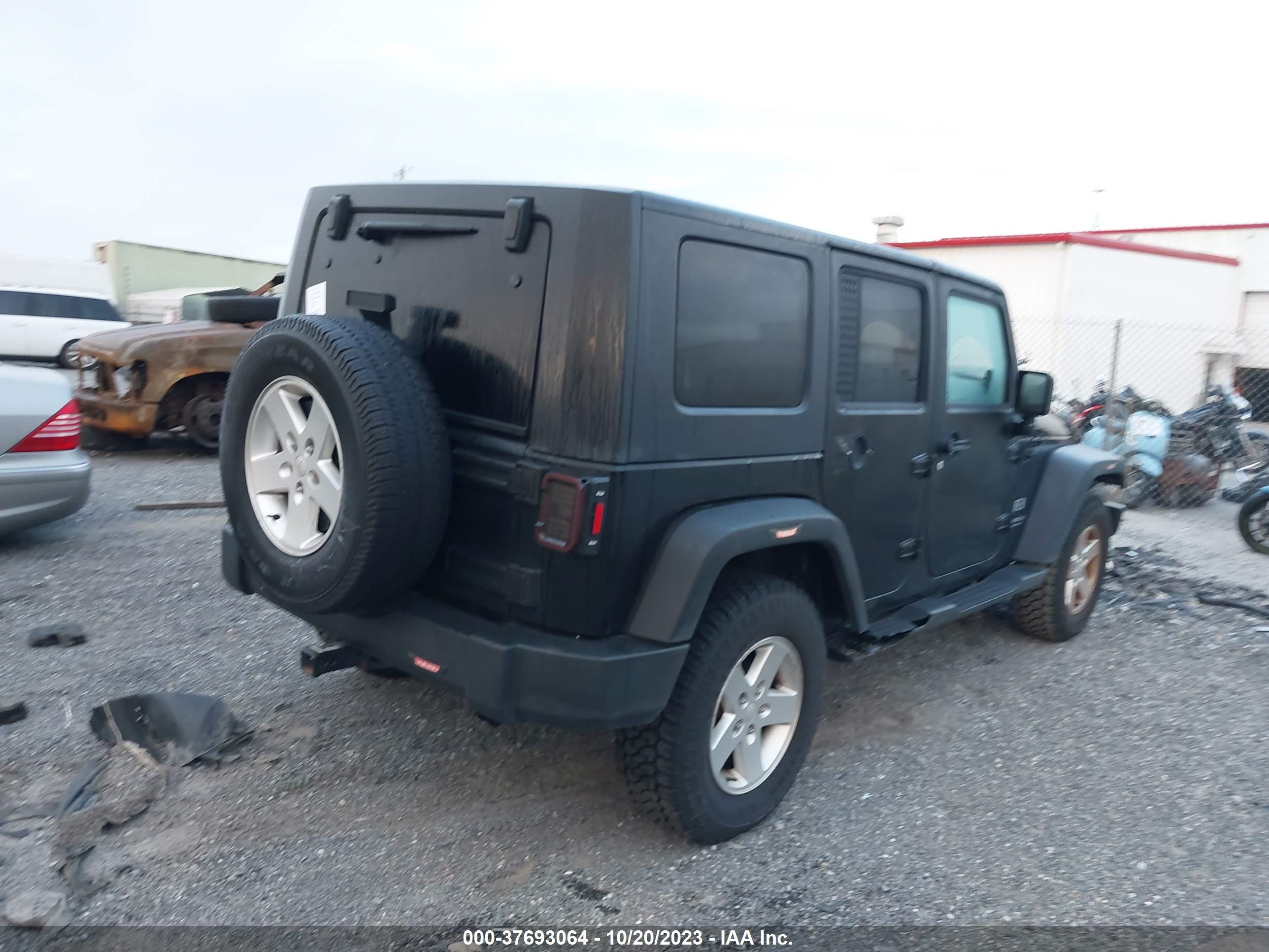 Photo 3 VIN: 1J4GA39107L105522 - JEEP WRANGLER 