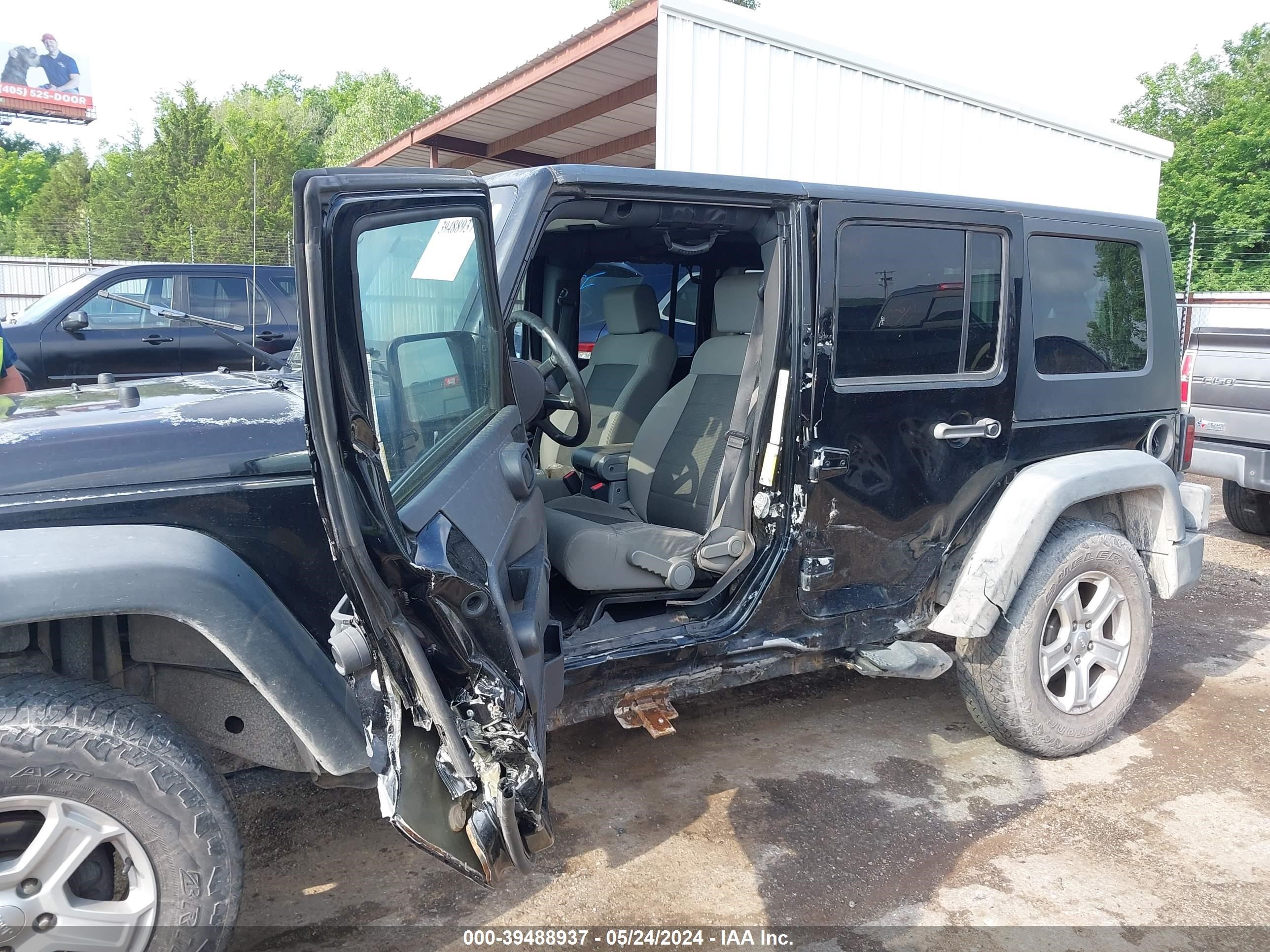 Photo 5 VIN: 1J4GA39118L548053 - JEEP WRANGLER 