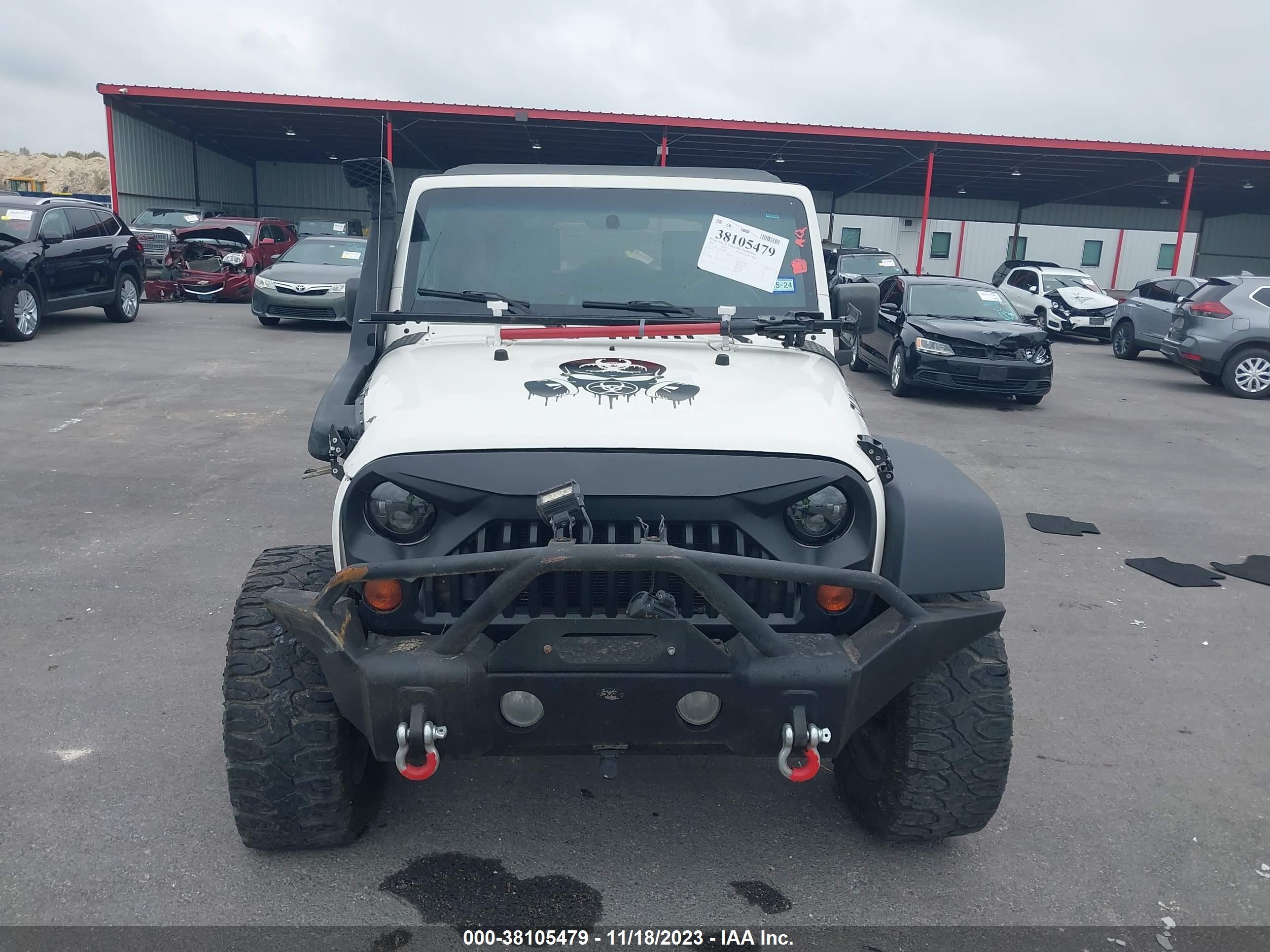 Photo 11 VIN: 1J4GA39119L753096 - JEEP WRANGLER 